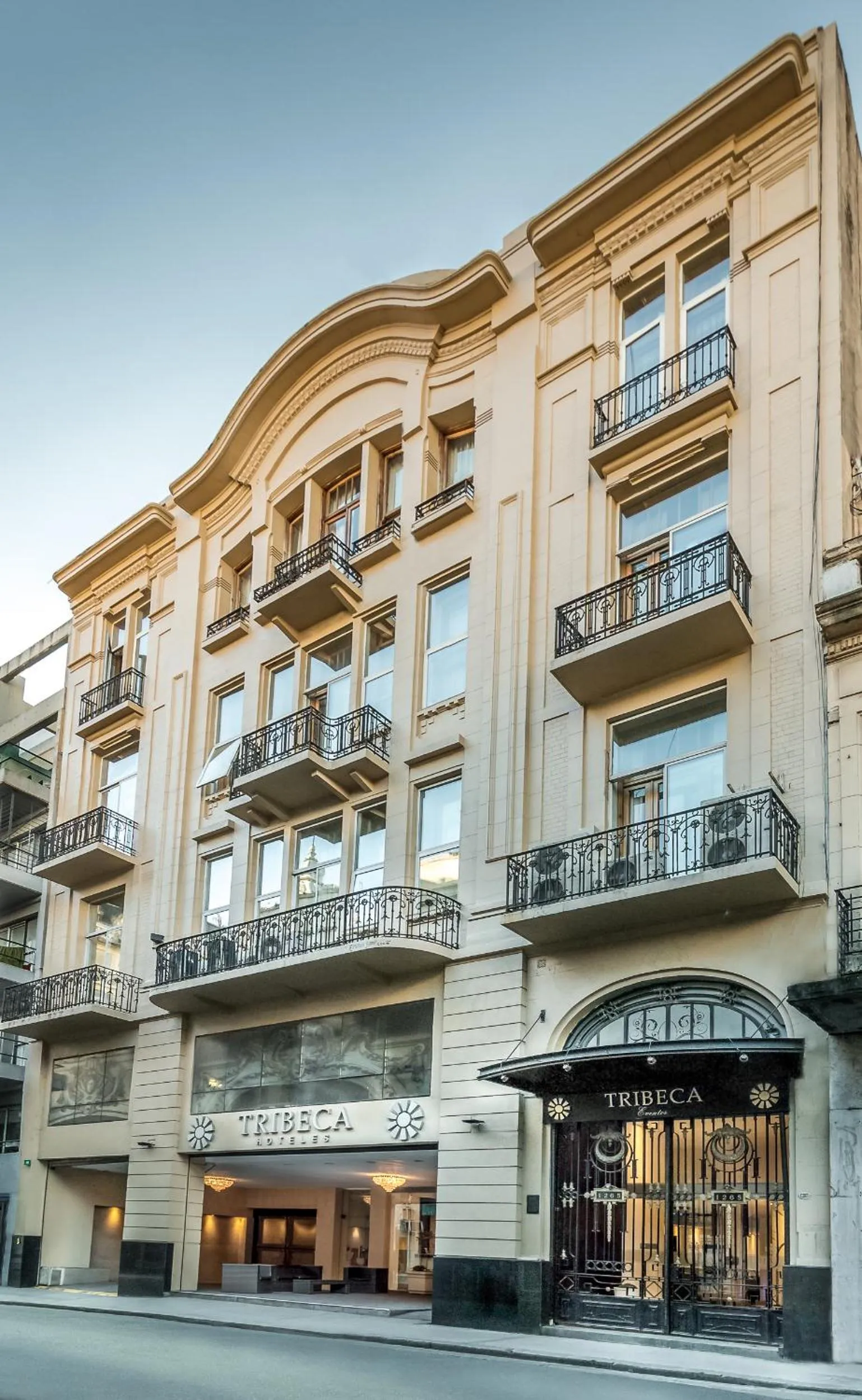 Property building in Up Tribeca