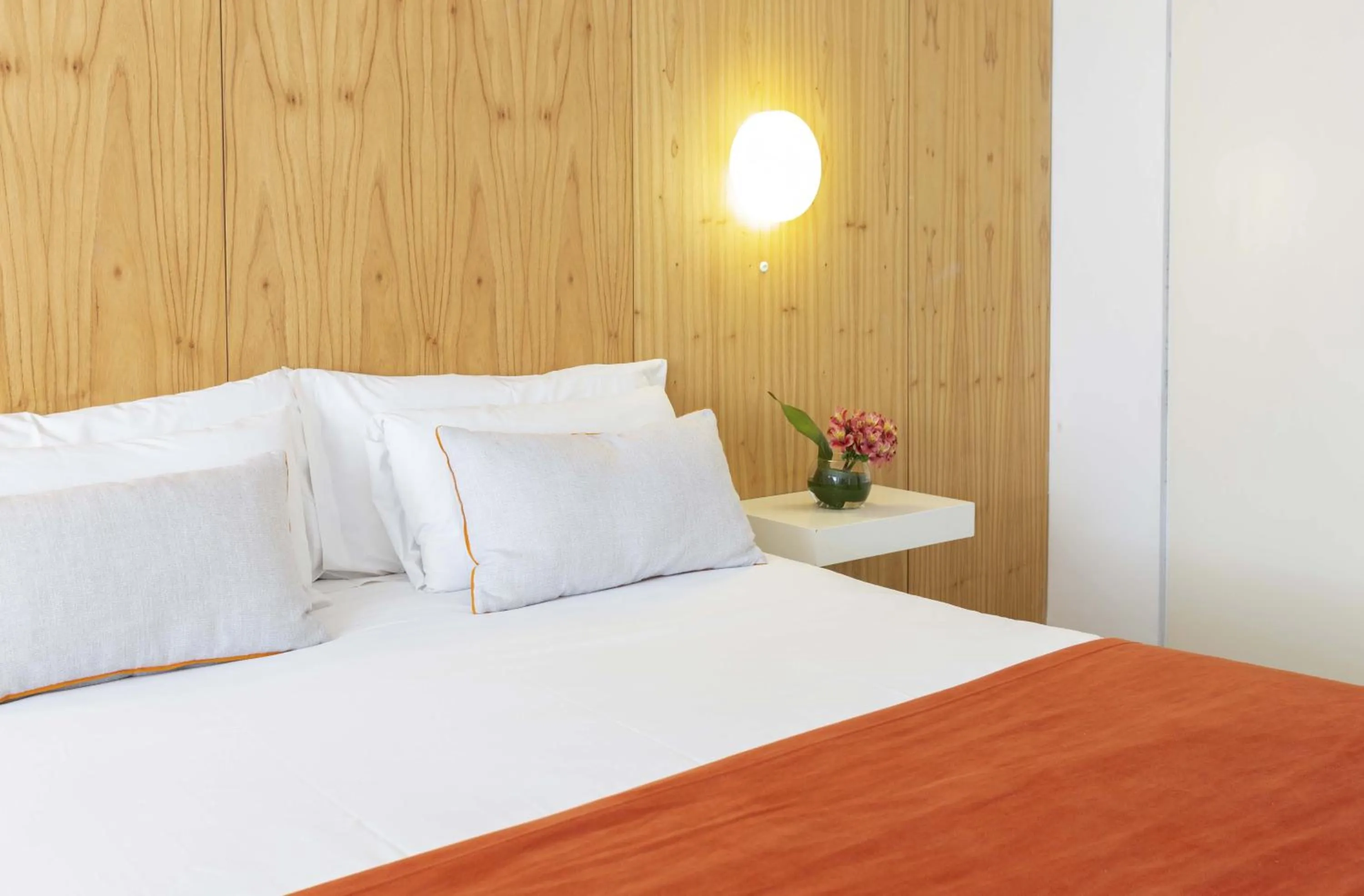 Bedroom, Bed in Deco Collection