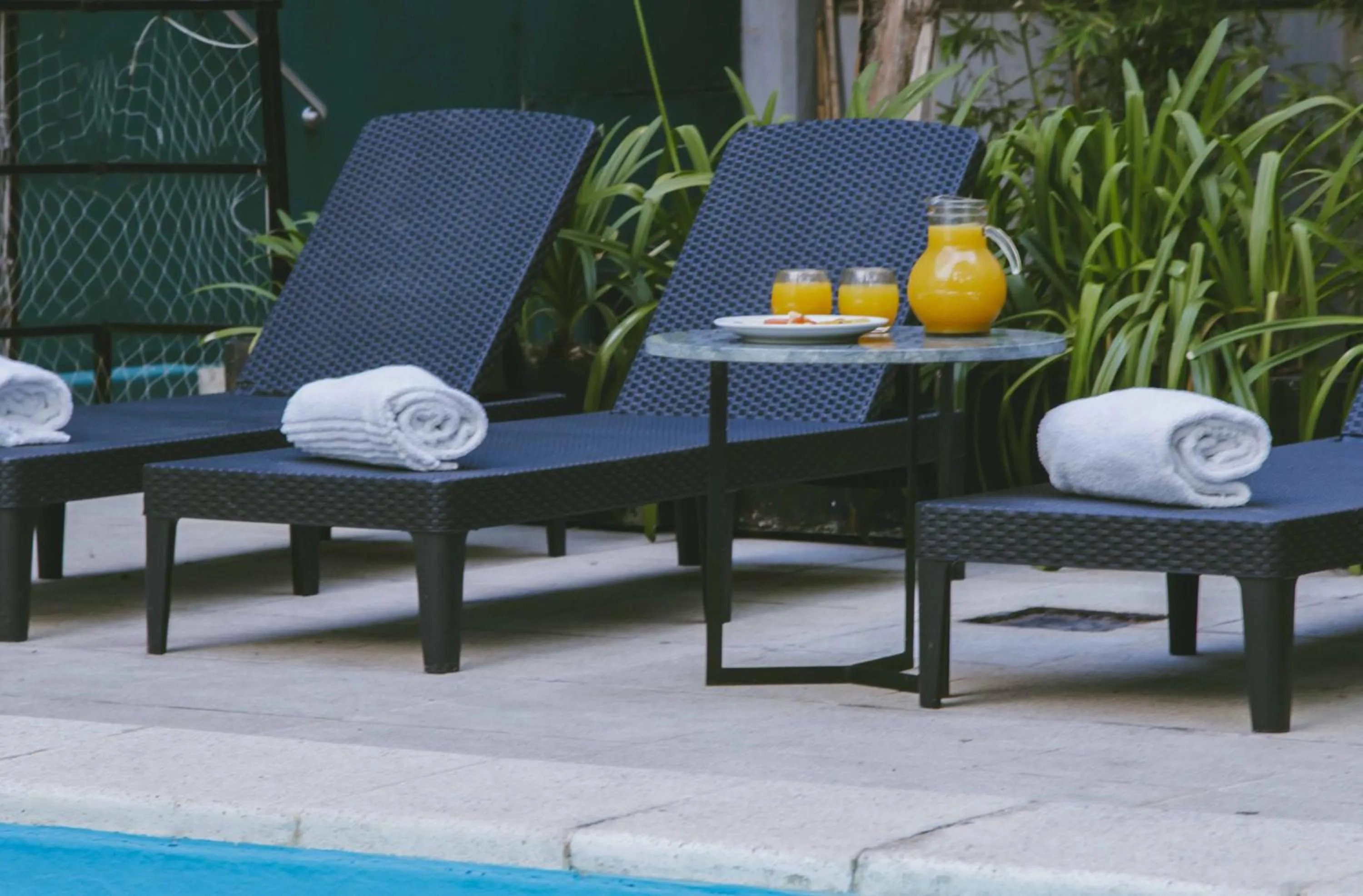 Swimming pool in Deco Collection