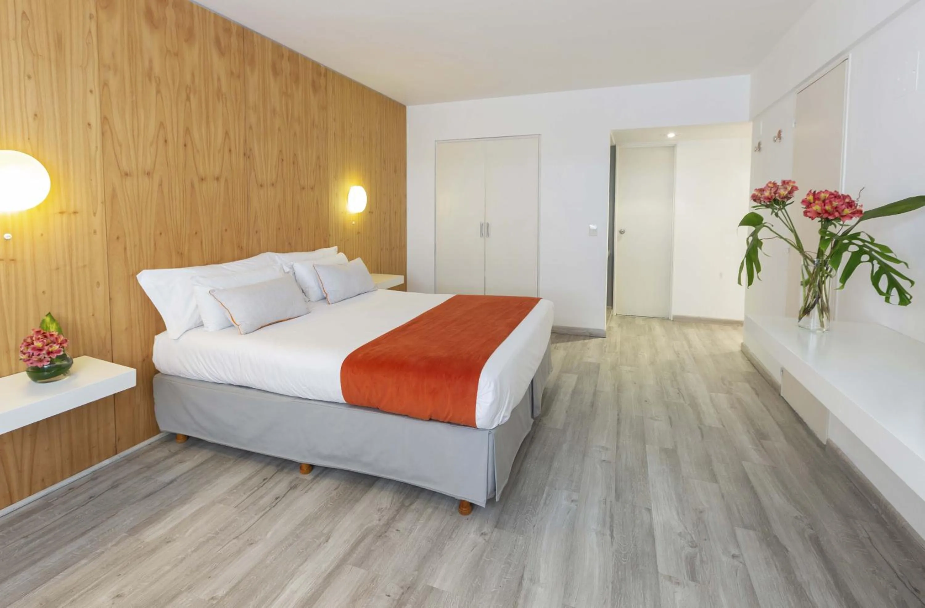 Bedroom, Bed in Deco Collection