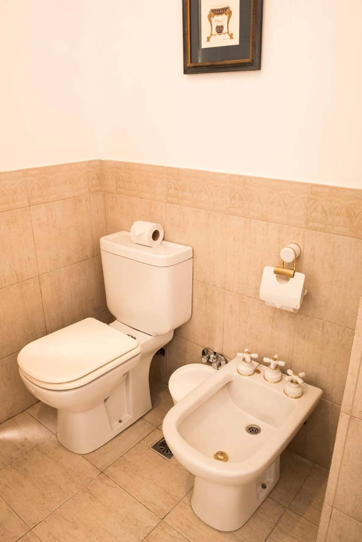 Bathroom in Mayflower Suites