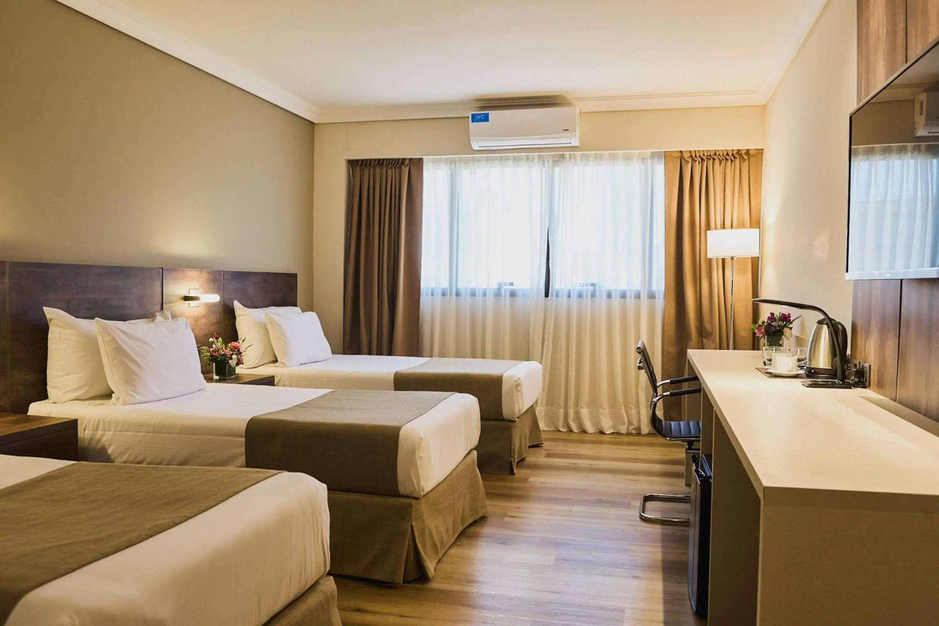 Classic Triple Room in Dazzler by Wyndham Buenos Aires San Martin Classic Triple Room in Dazzler by Wyndham Buenos Aires San Martin