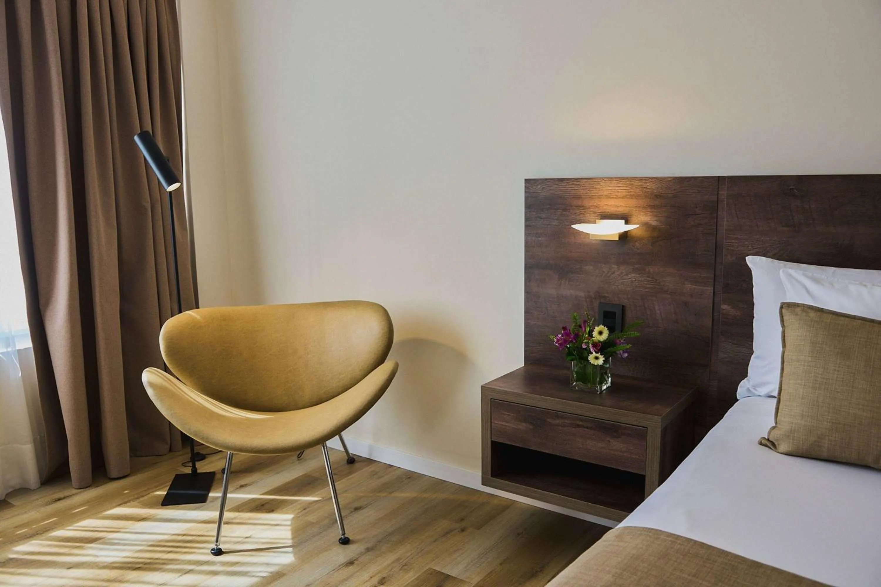 Photo of the whole room, Bed in Dazzler by Wyndham Buenos Aires San Martin