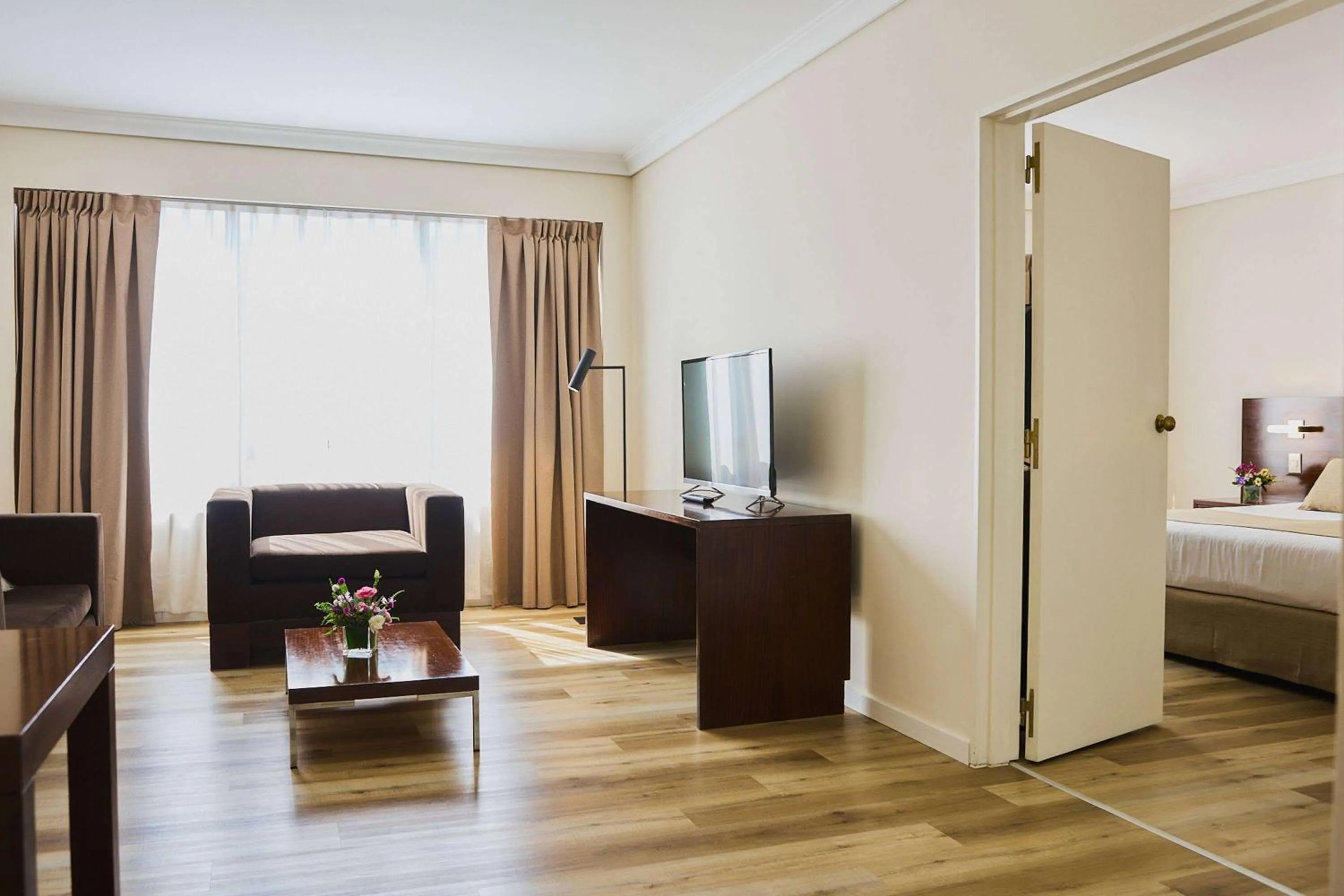 TV and multimedia, Bed in Dazzler by Wyndham Buenos Aires San Martin