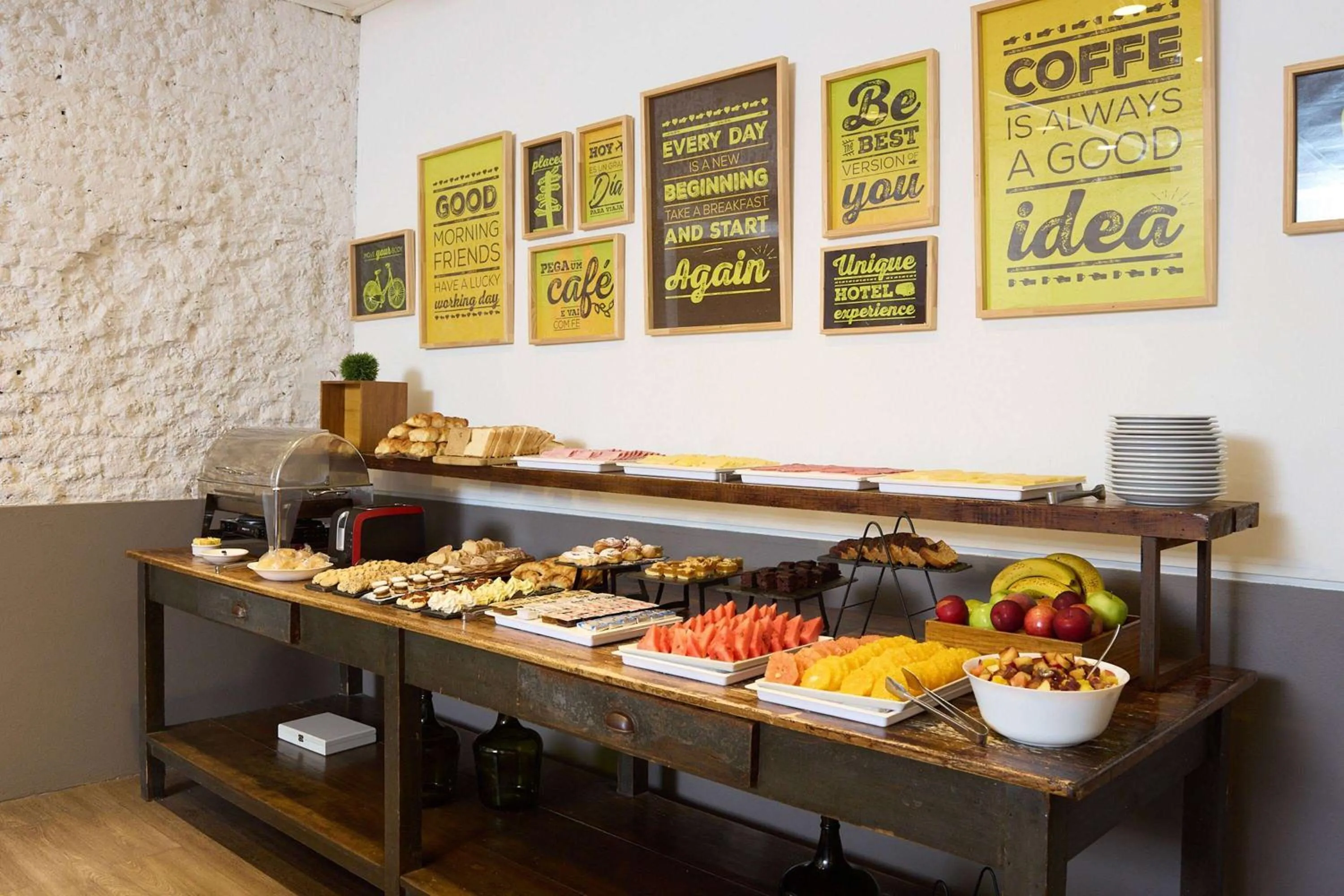 Restaurant/places to eat in Esplendor by Wyndham Buenos Aires