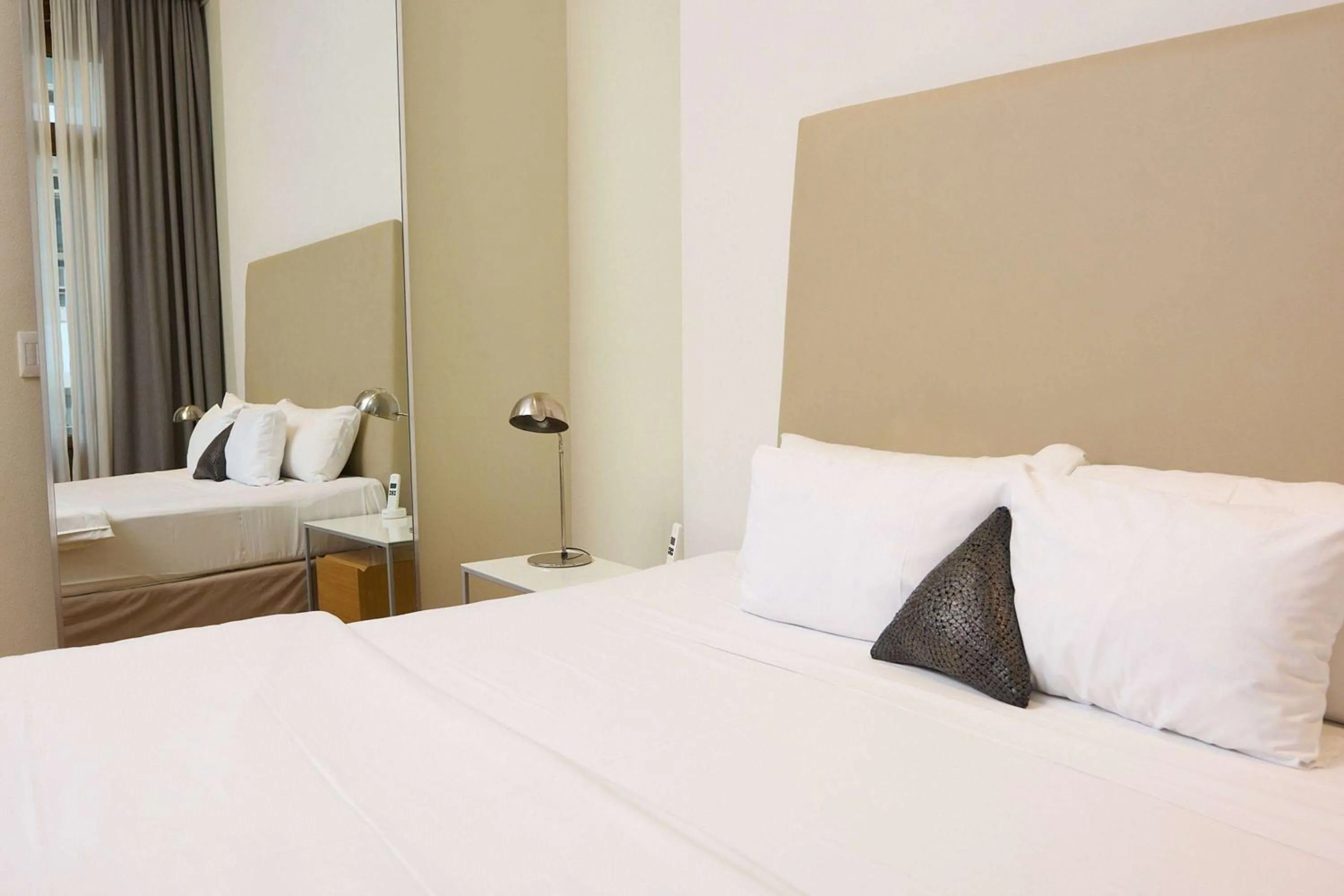 Photo of the whole room, Bed in Esplendor by Wyndham Buenos Aires