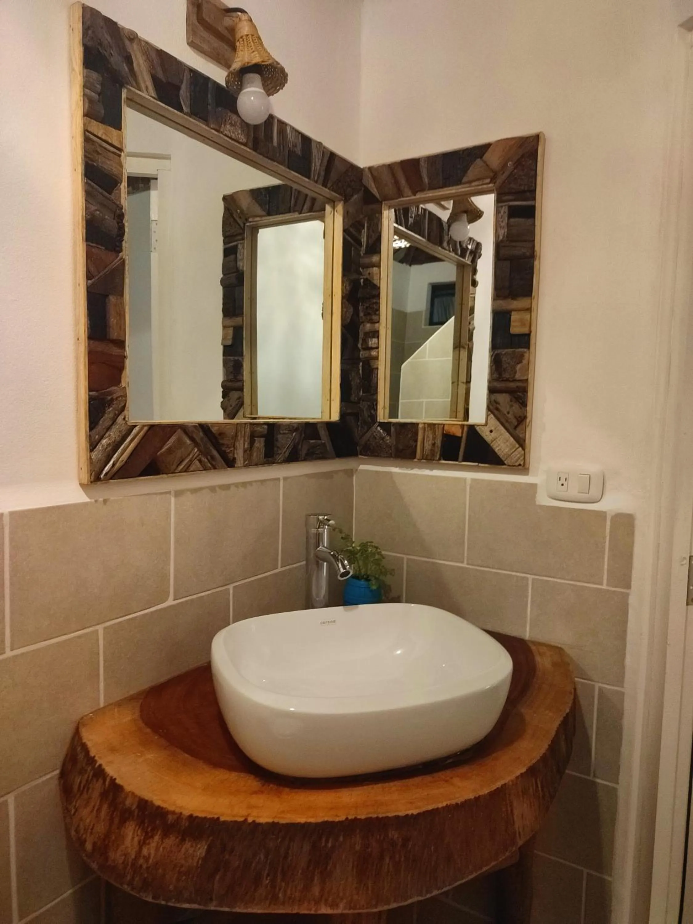 Bathroom in Hotel Cabañas Puesta del Sol