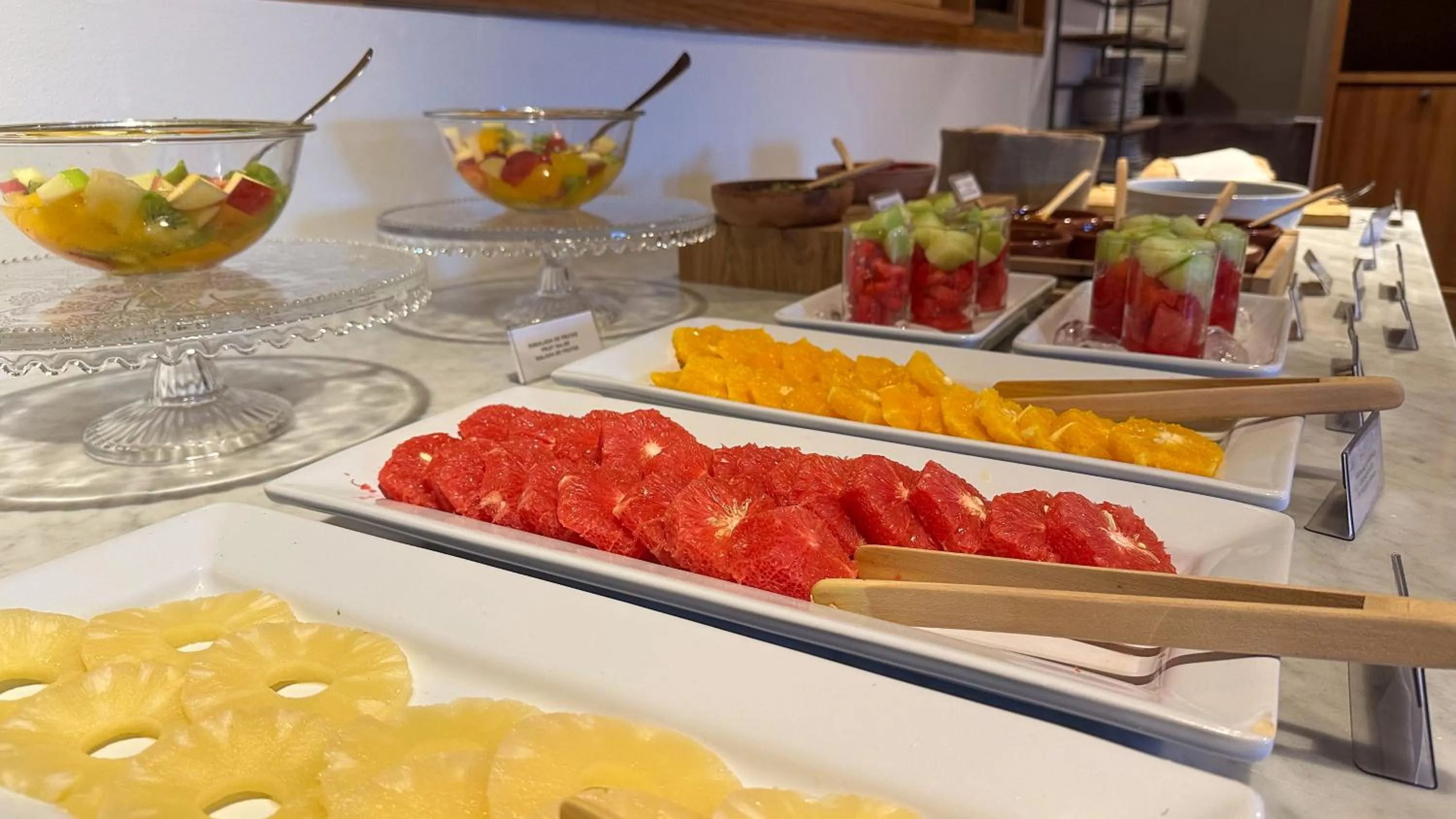 Buffet breakfast in Esplendor by Wyndham El Calafate