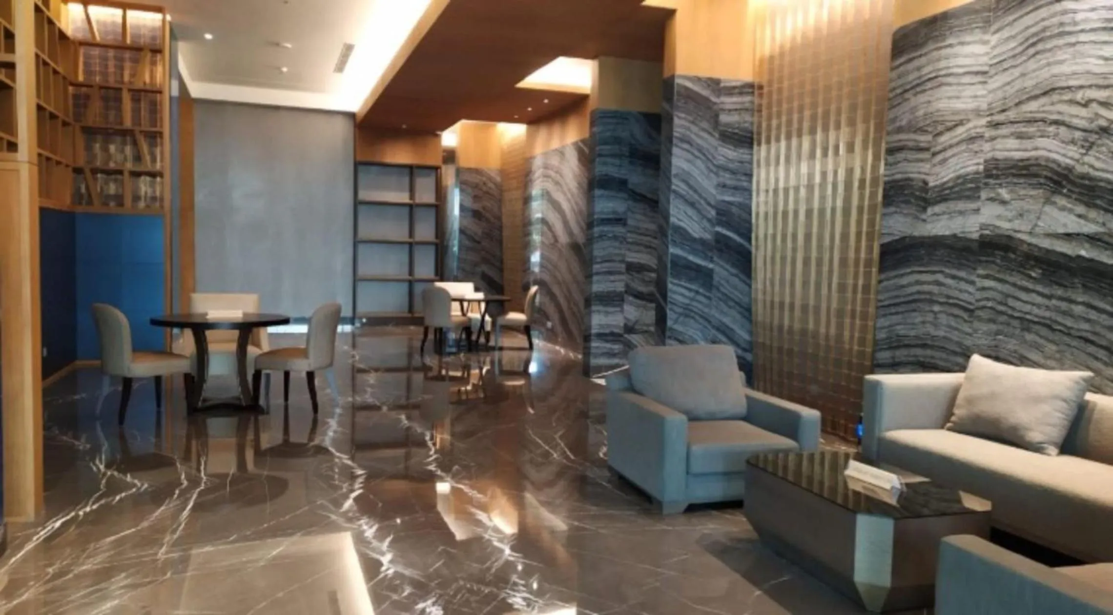 Living room in U Residence 2 by Ana Room