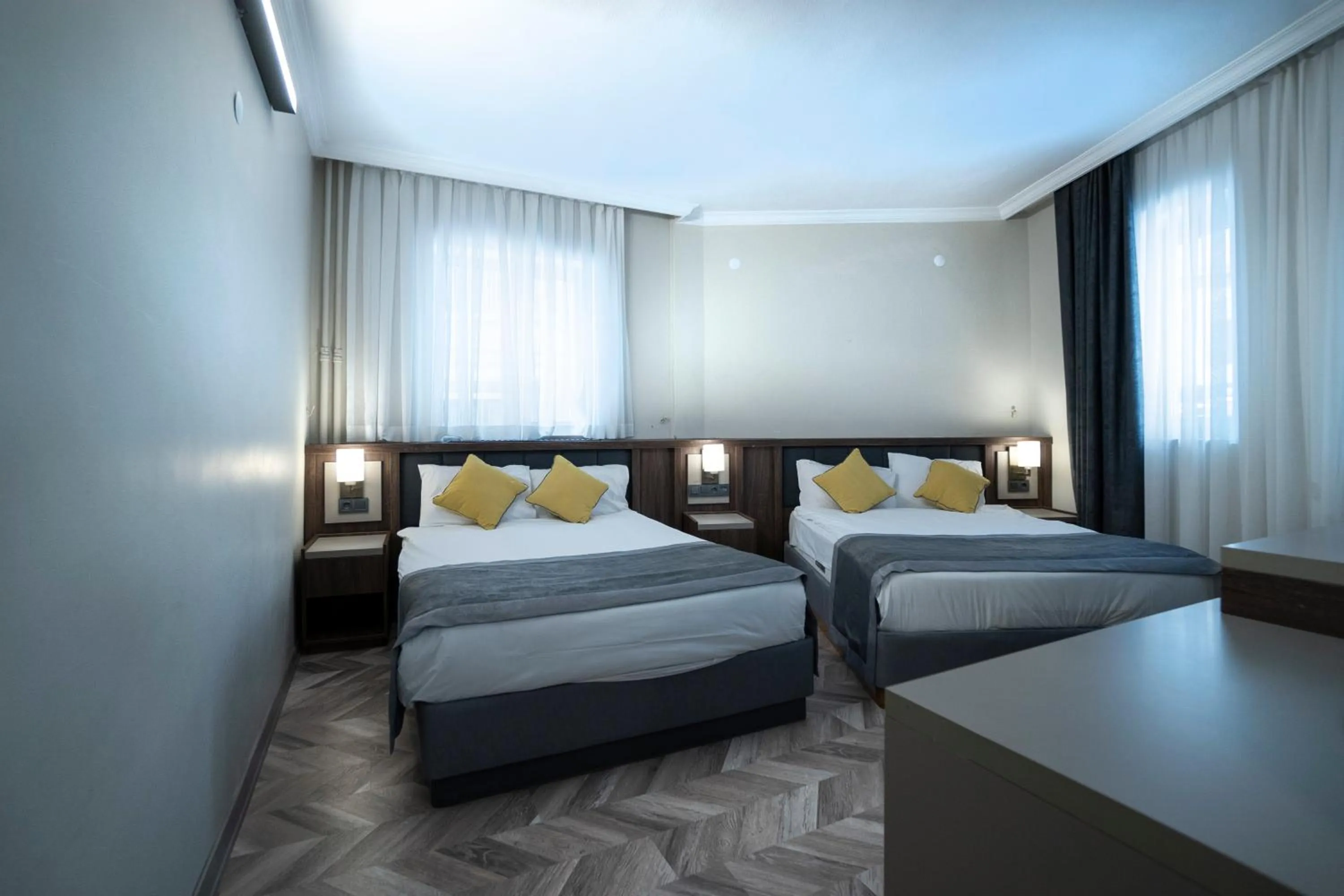 Photo of the whole room, Bed in UK ANKARA Hotel