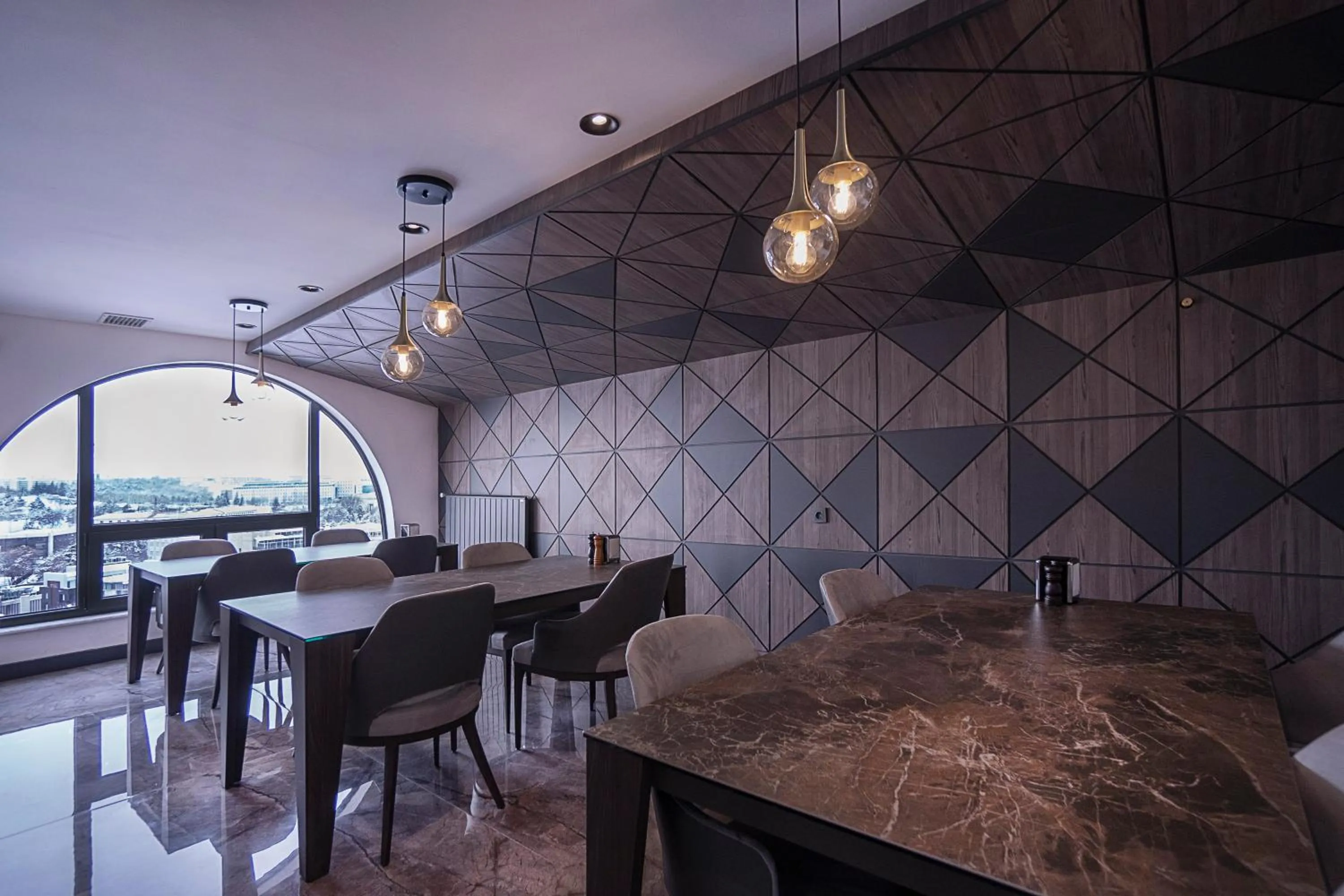 Restaurant/places to eat in UK ANKARA Hotel