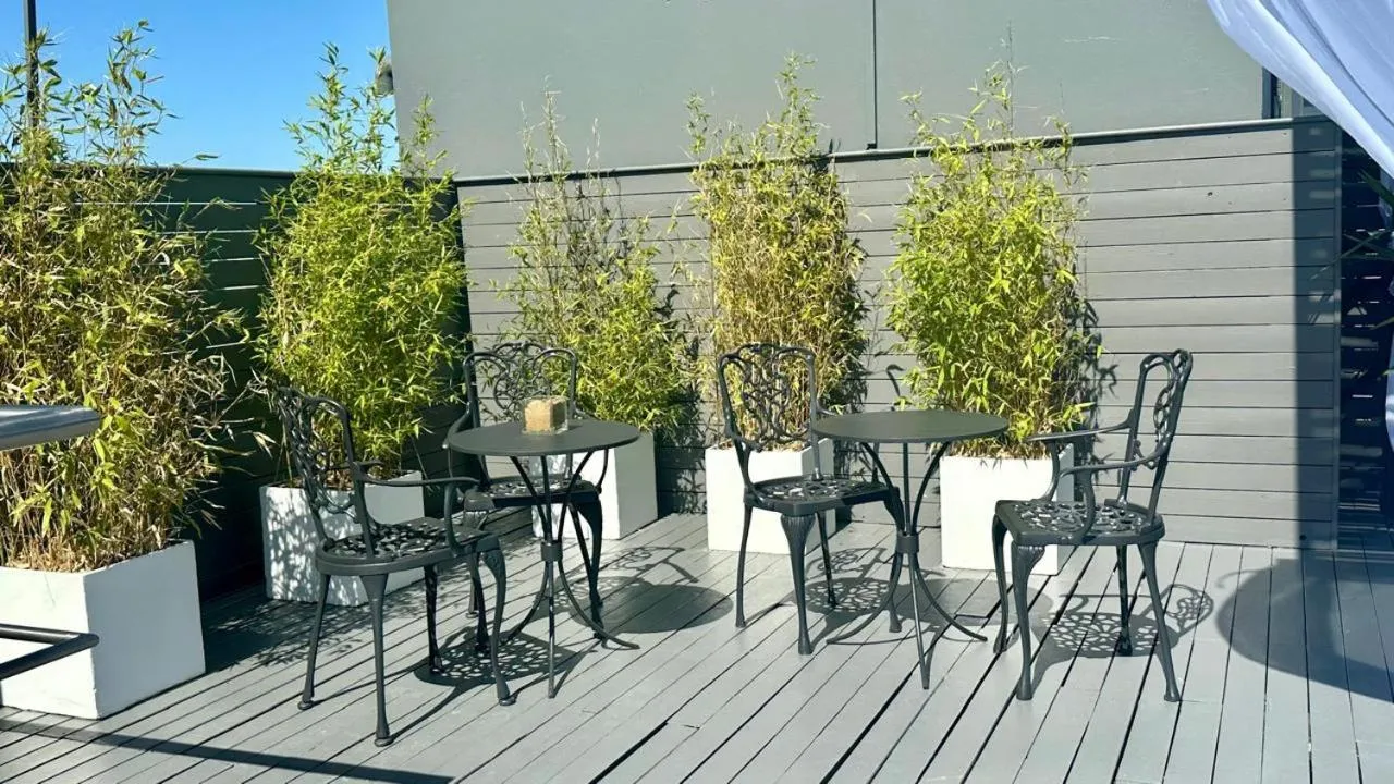 Balcony/Terrace in Broadway Hotel & Suites