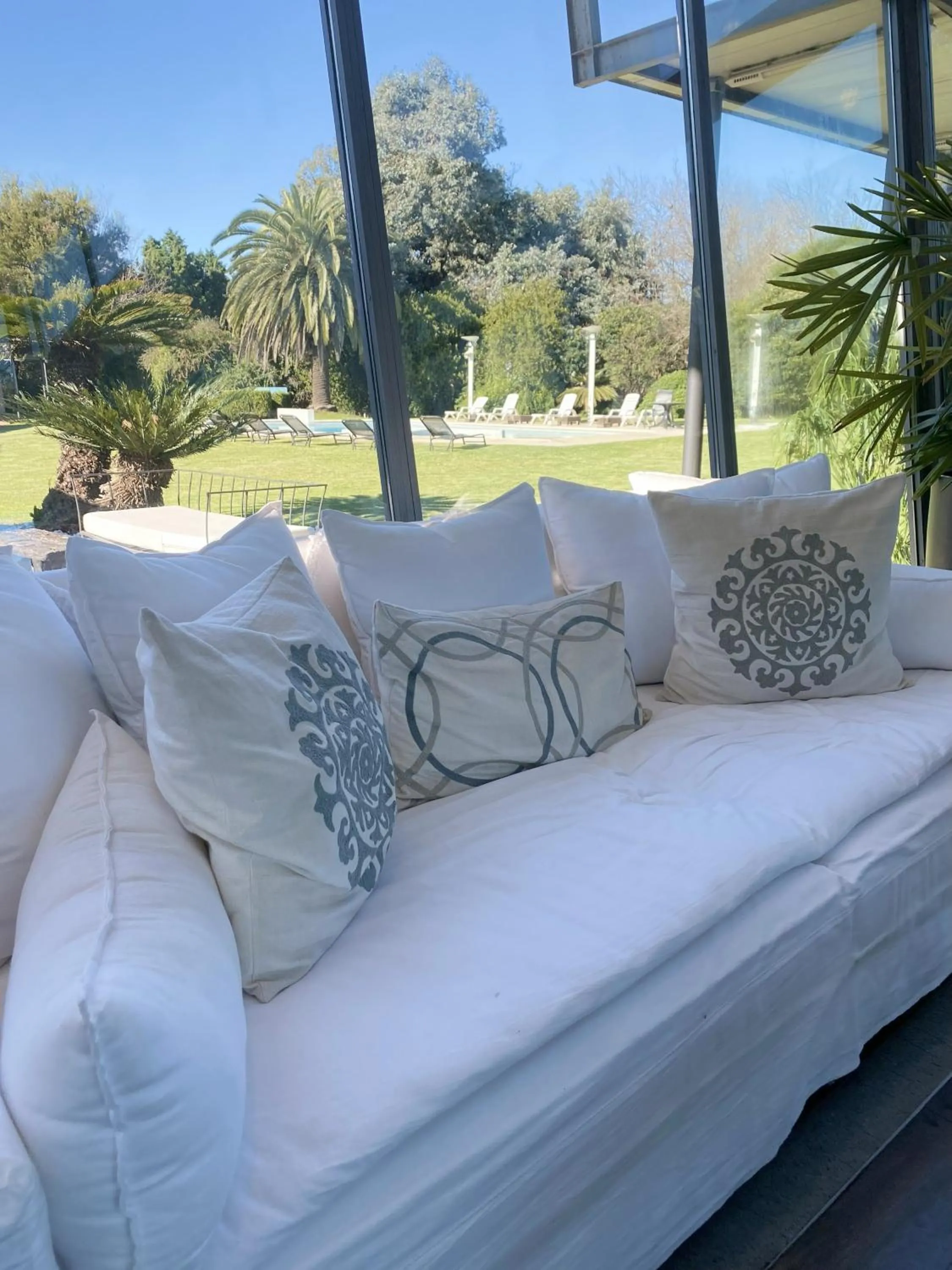 Living room, Bed in Hotel Camberland
