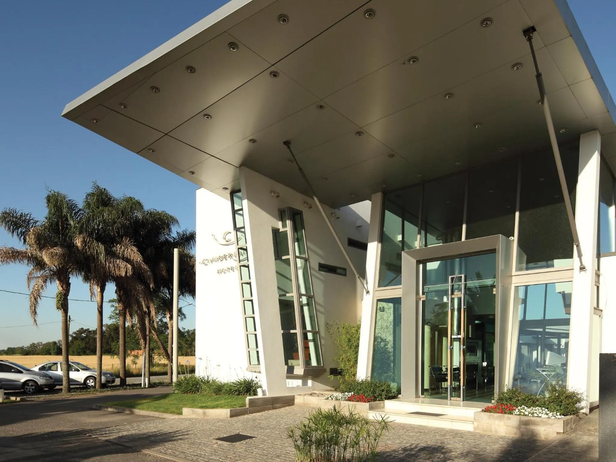 Facade/entrance in Hotel Camberland