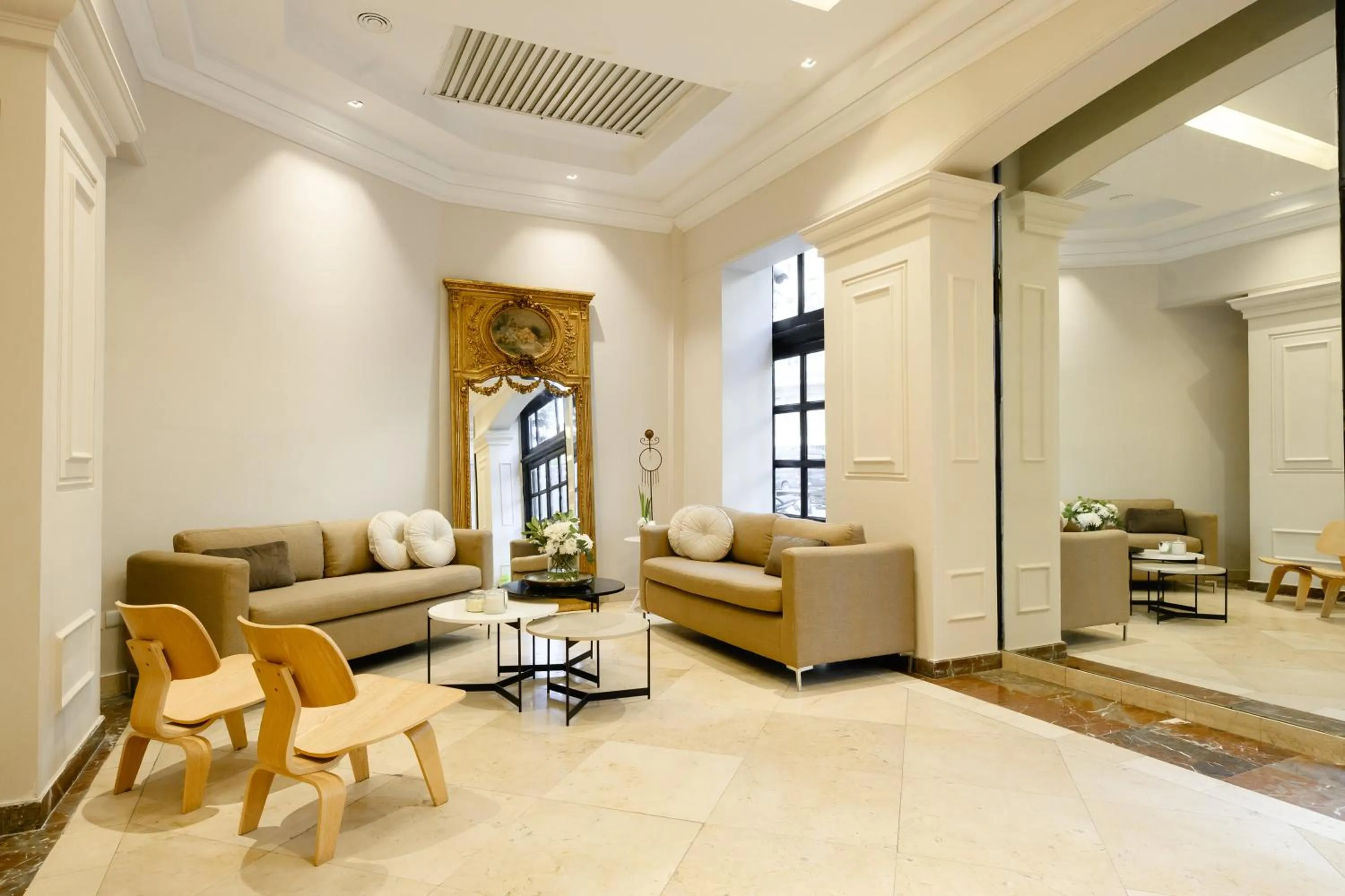 Lobby or reception in Midtown Boutique Hotel