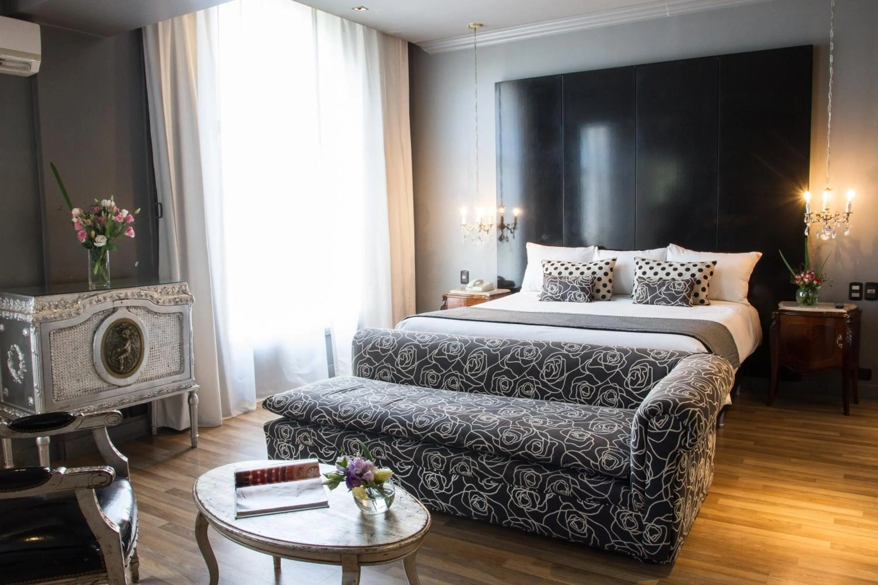 Bed in Unique Executive Central