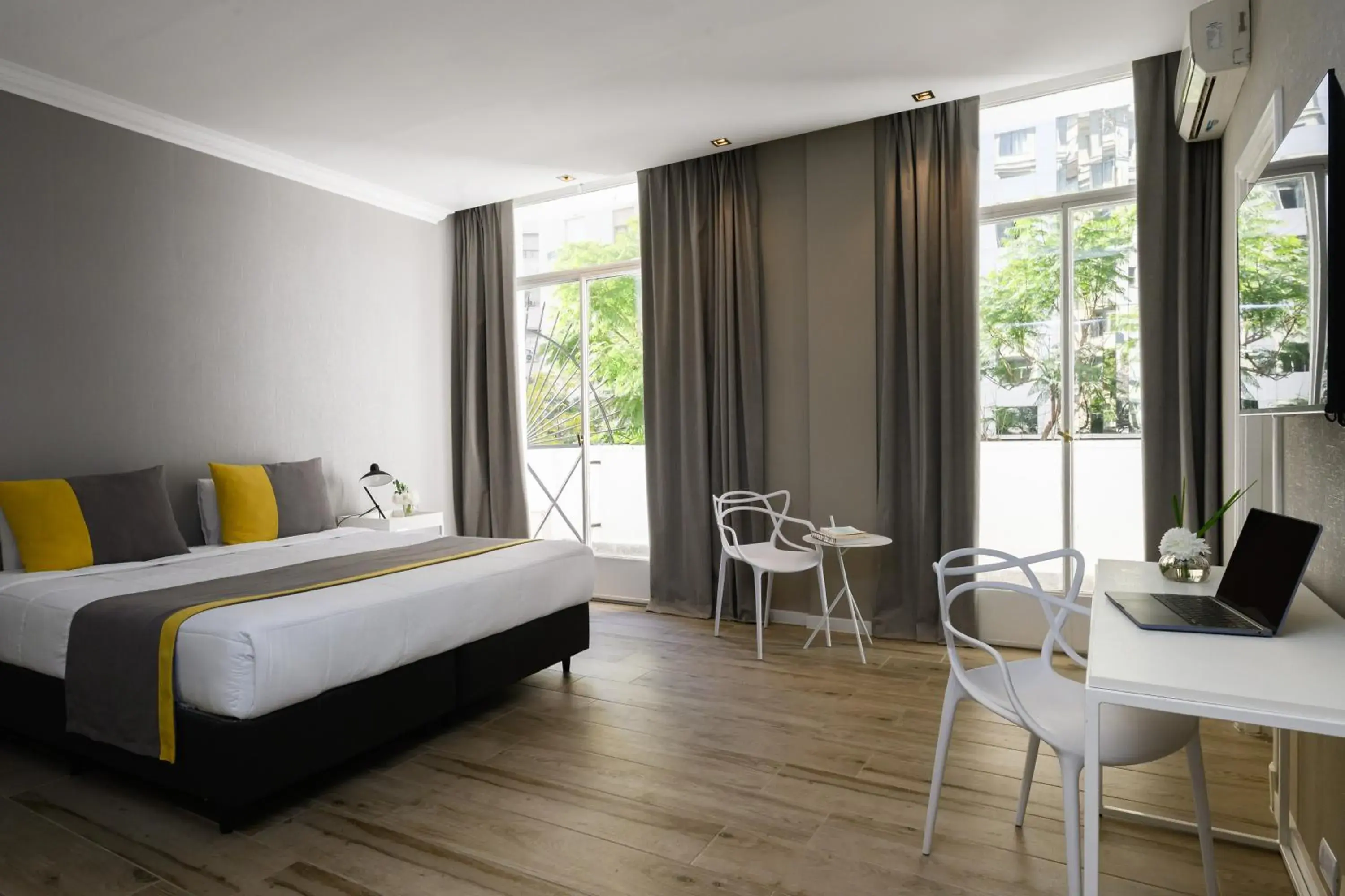 Deluxe Double or Twin Room in Midtown Boutique Hotel Deluxe Double or Twin Room in Midtown Boutique Hotel