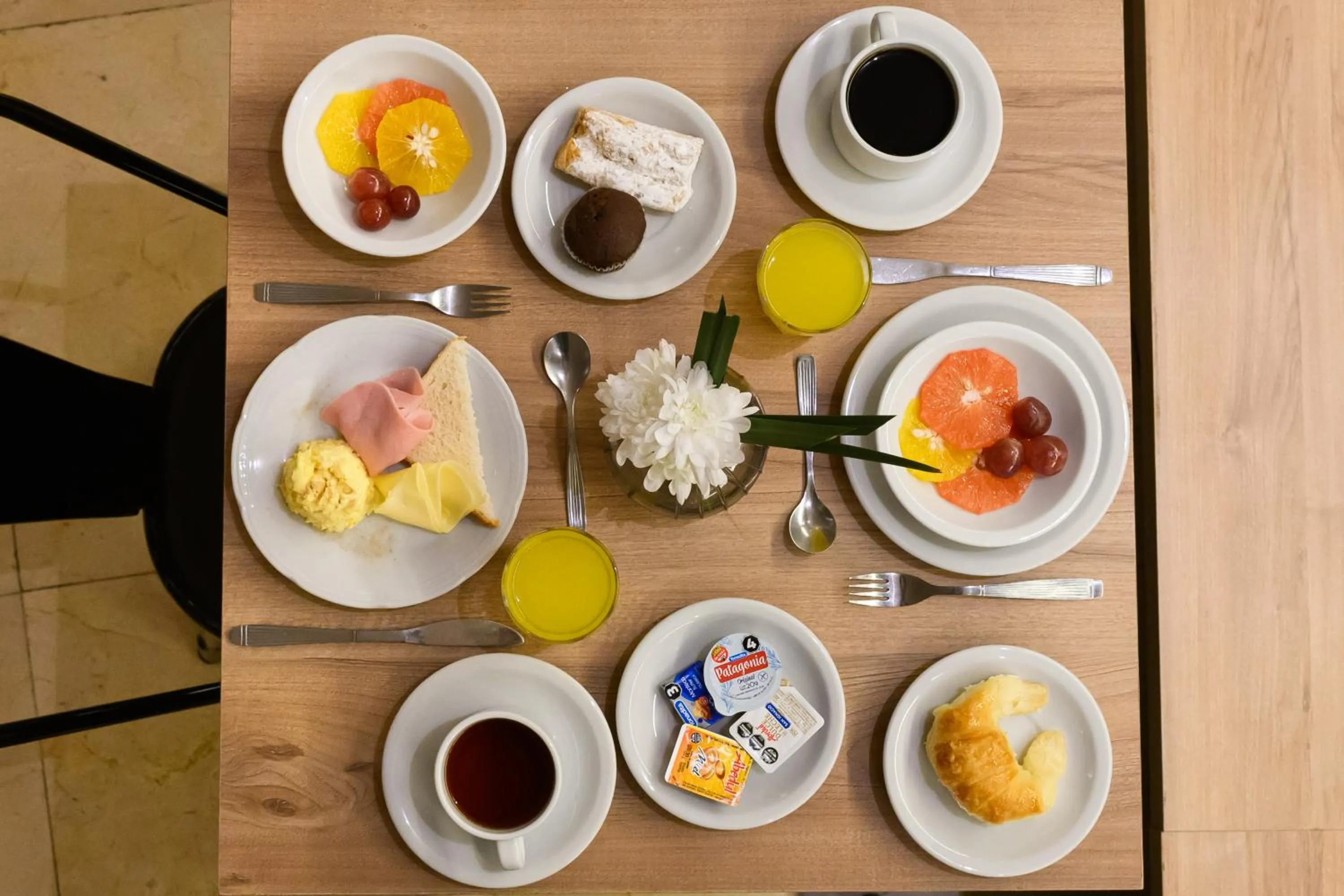 Buffet breakfast in Midtown Boutique Hotel