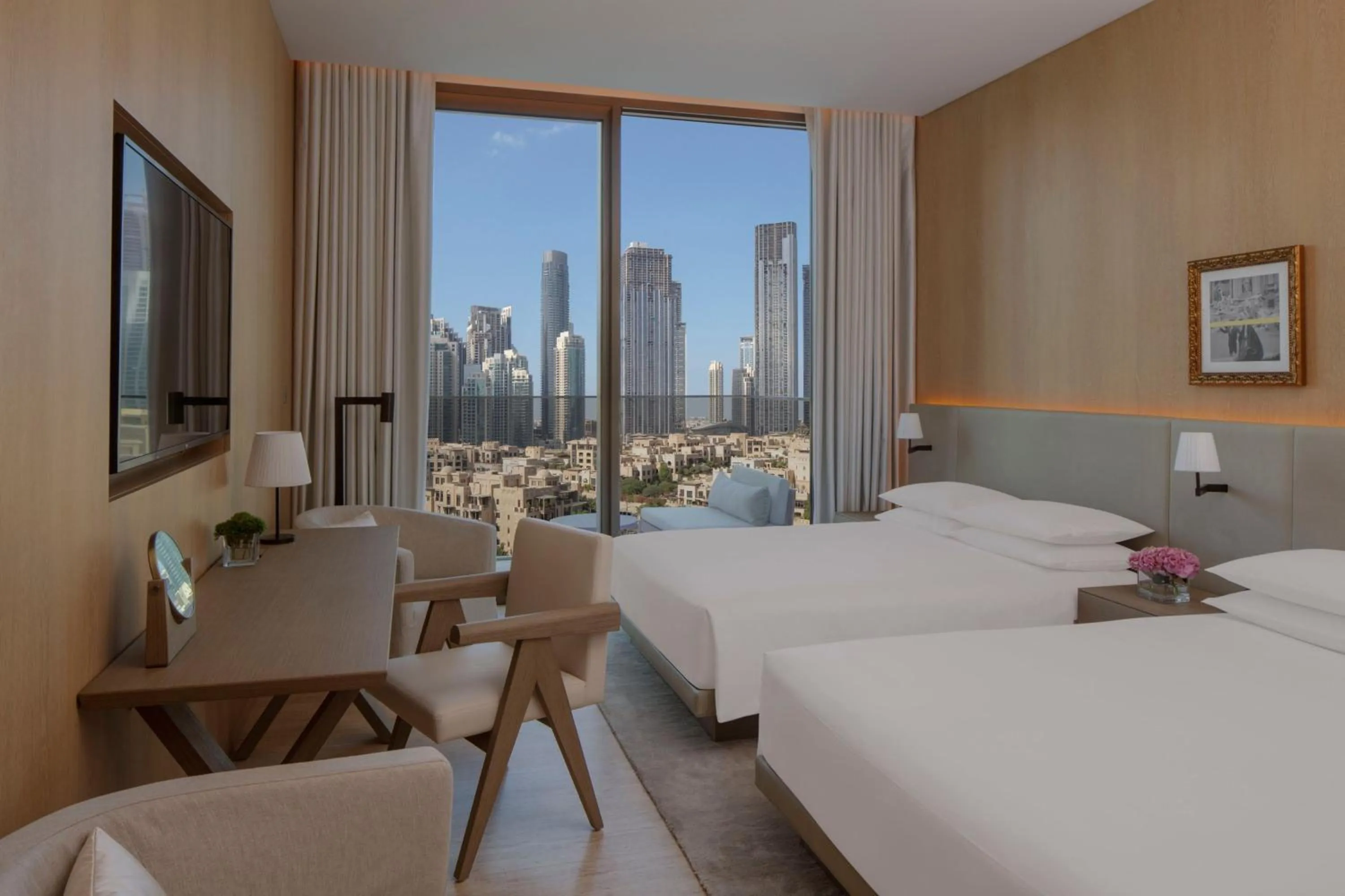Photo of the whole room, Bed in The Dubai EDITION