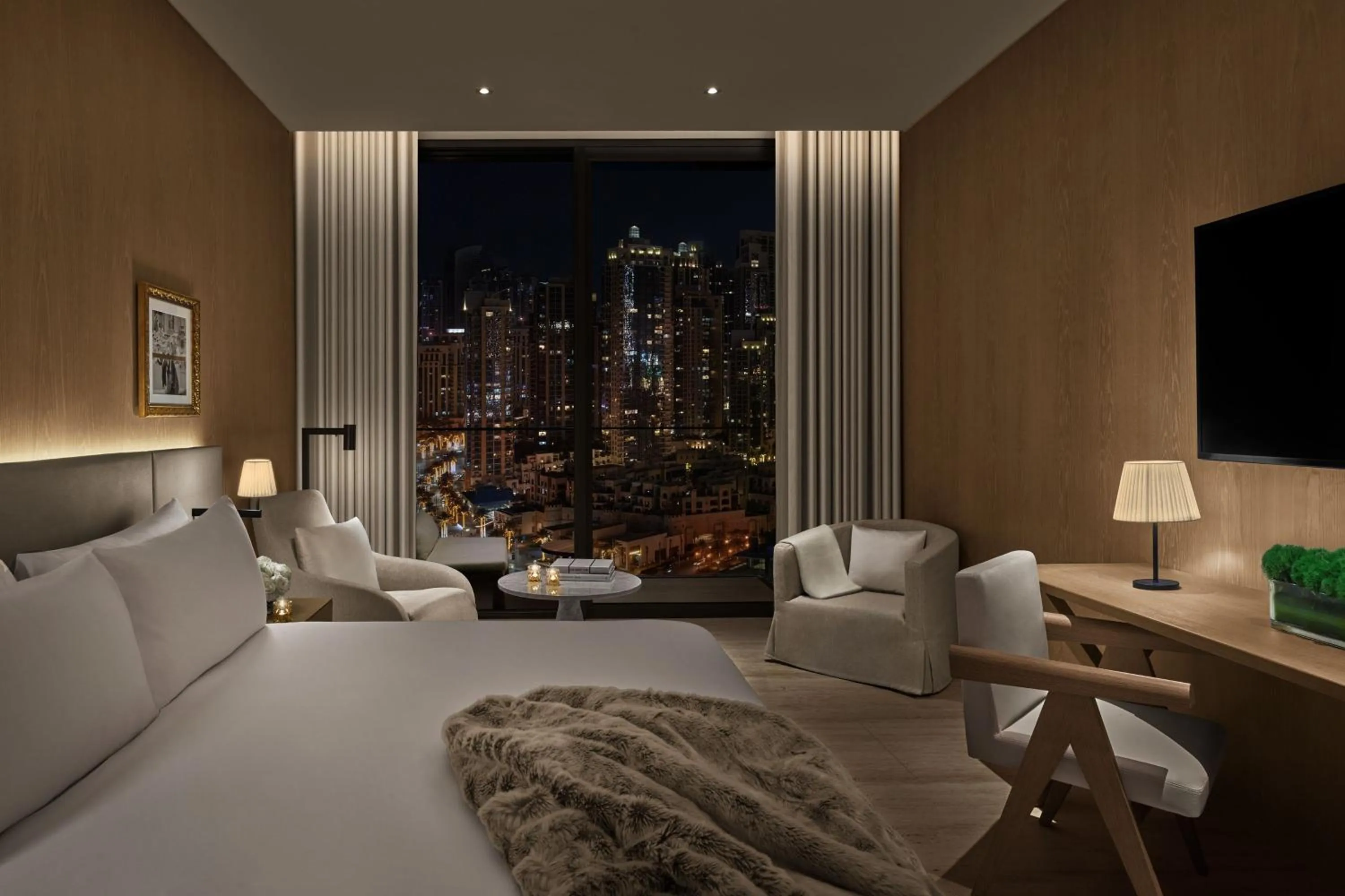 Photo of the whole room, Bed in The Dubai EDITION