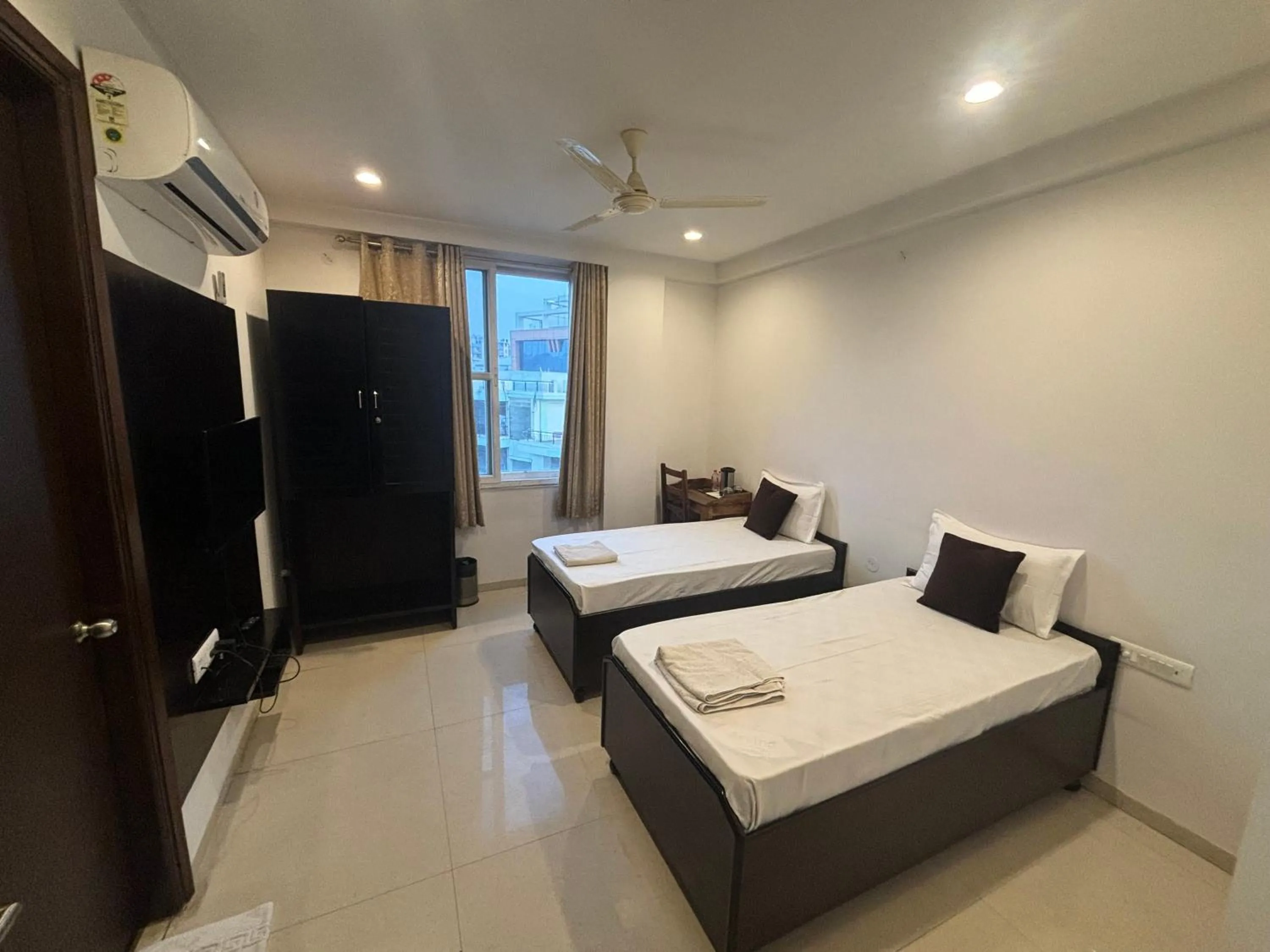 Photo of the whole room, Bed in Hotel Life Inn