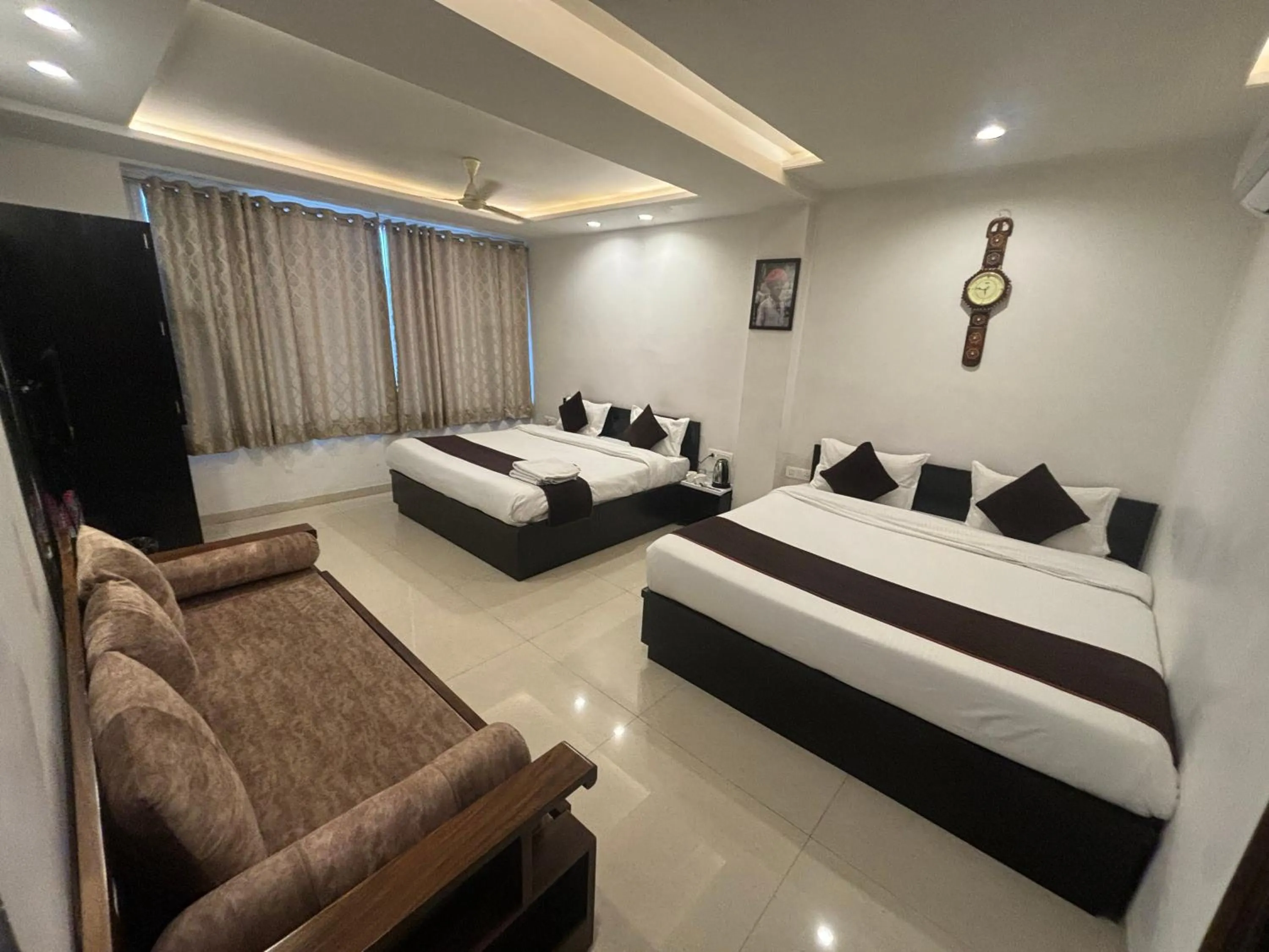 Photo of the whole room, Bed in Hotel Life Inn