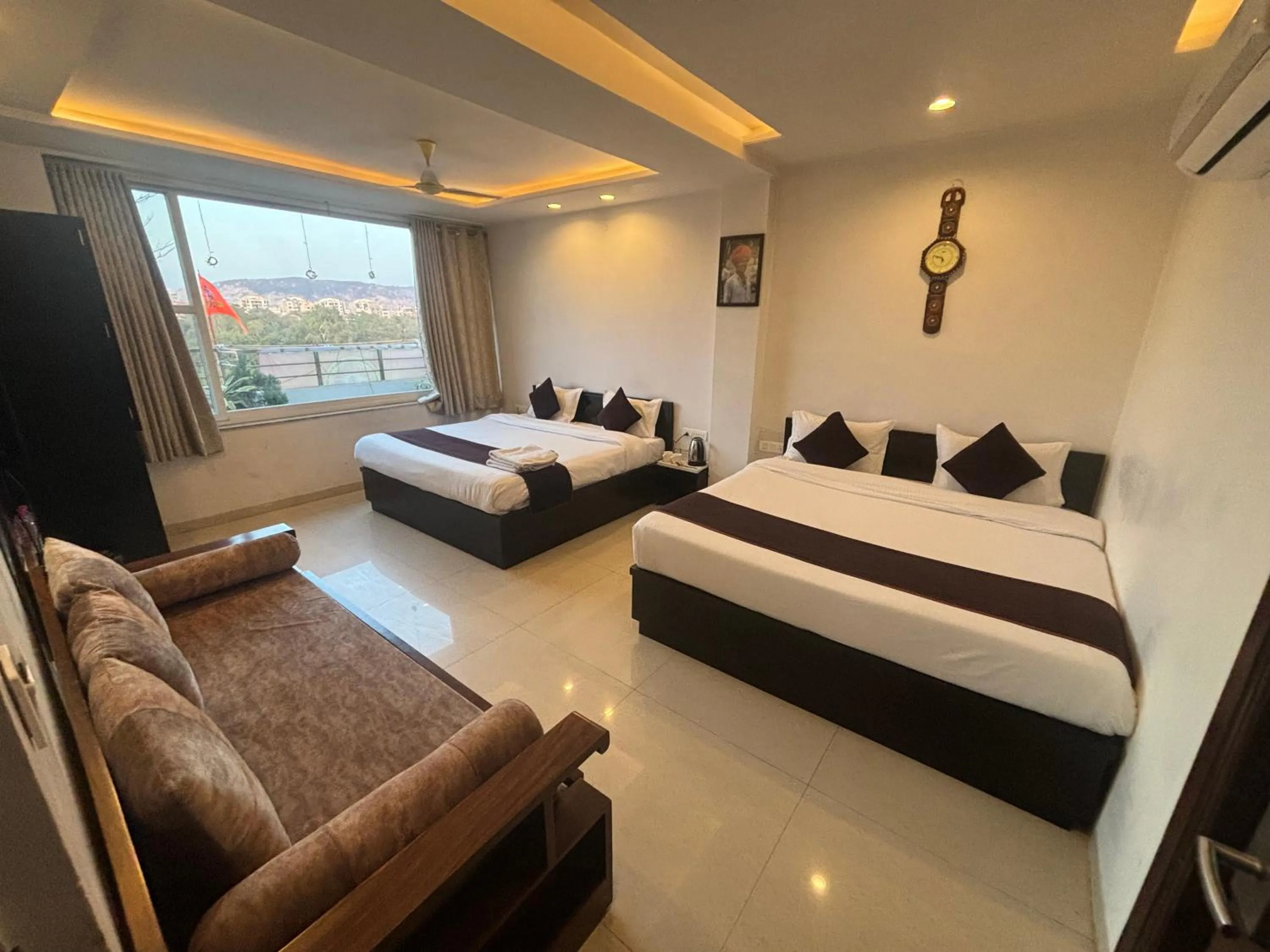 Photo of the whole room, Bed in Hotel Life Inn