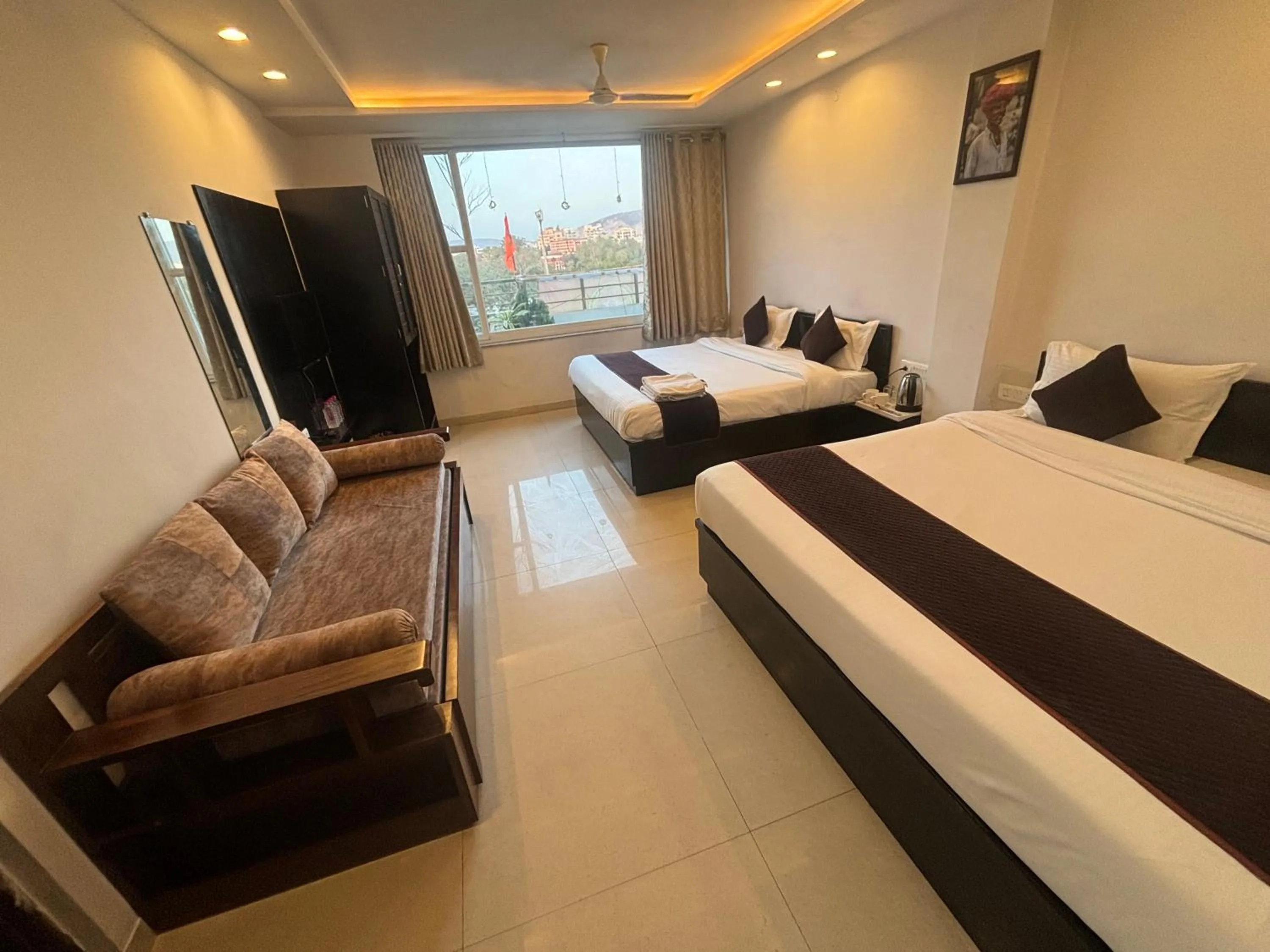 Photo of the whole room, Bed in Hotel Life Inn