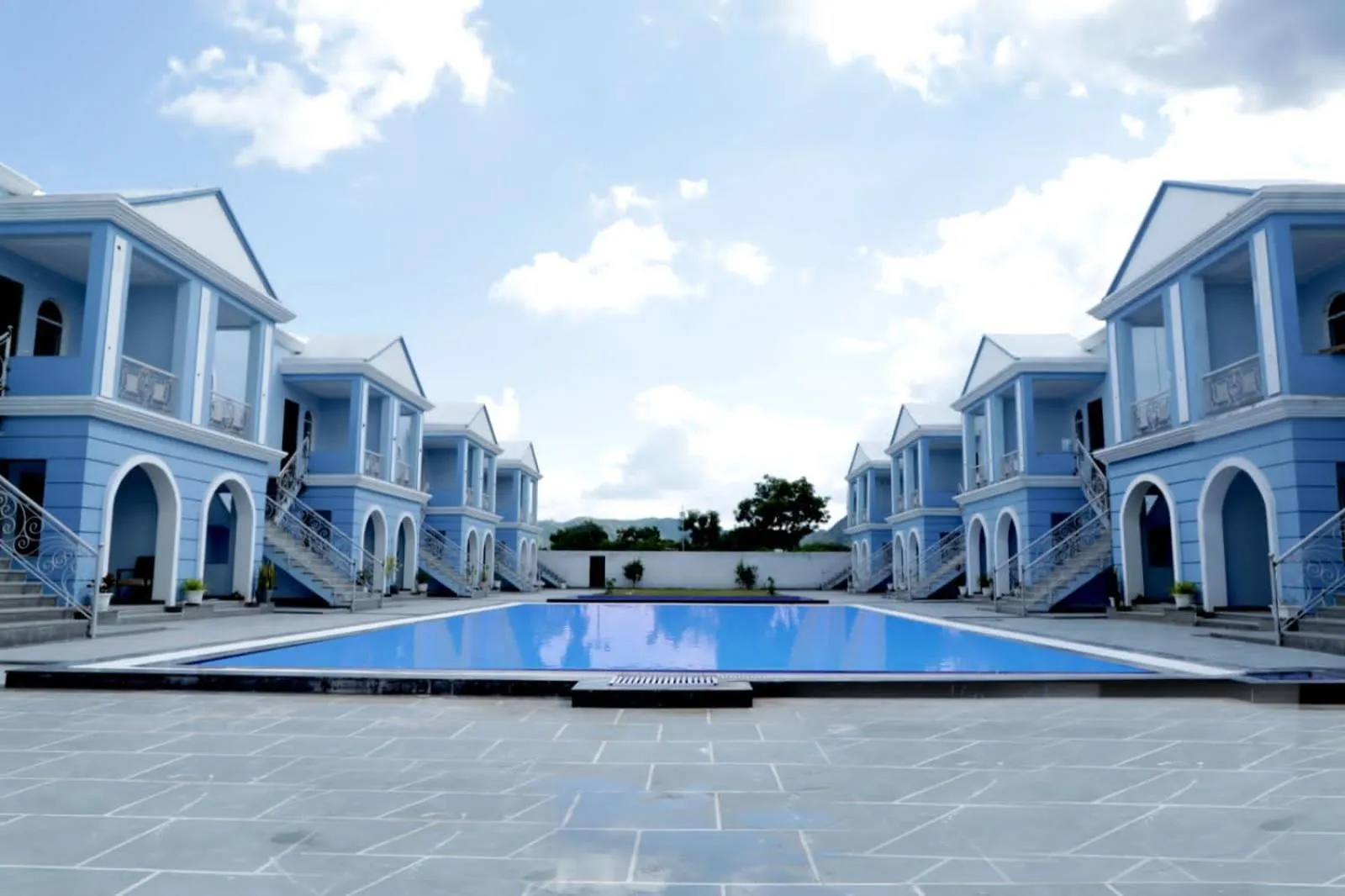 Facade/entrance in Red Tullip MD Valley Resort and Spa