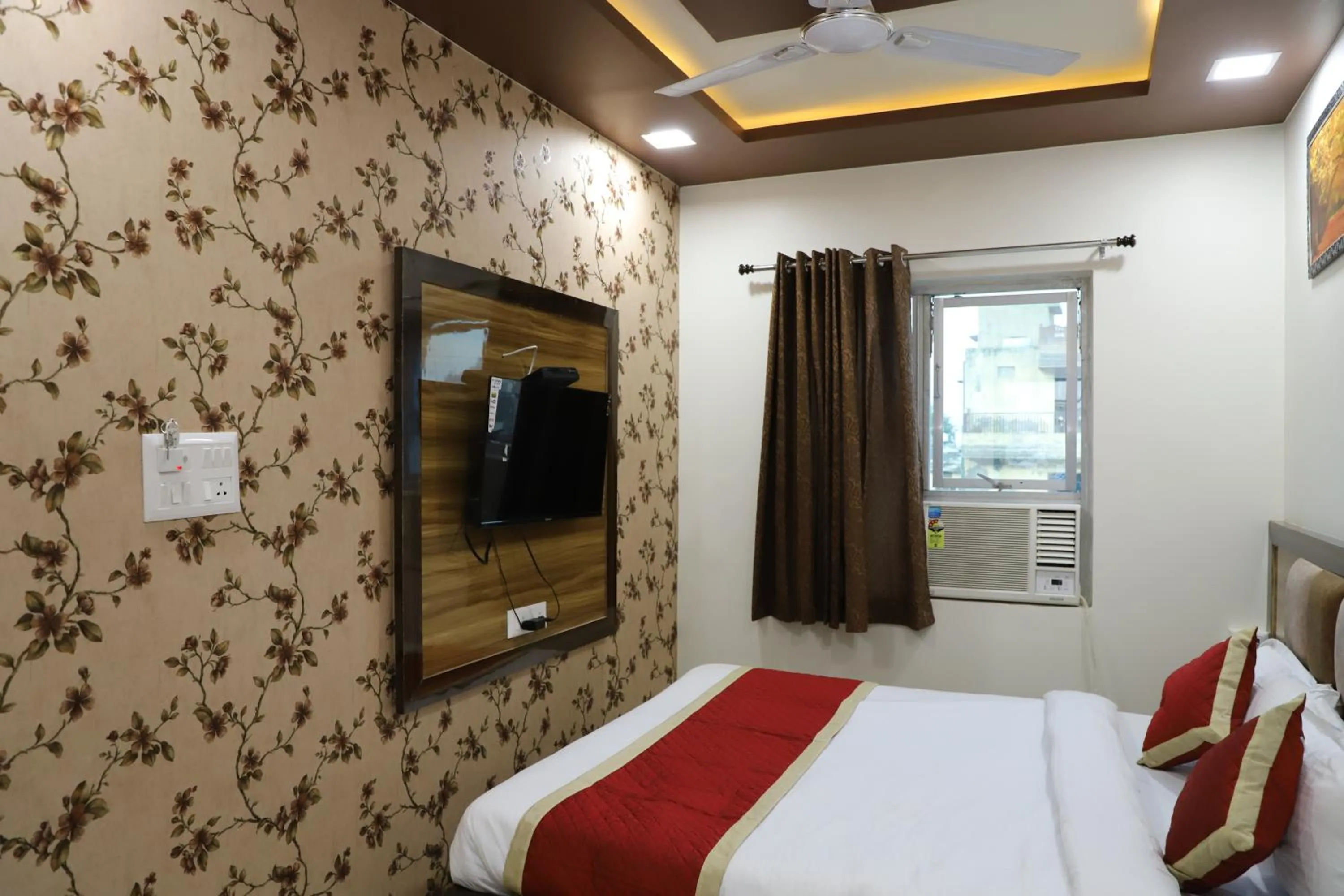 Photo of the whole room, Bed in HOTEL SHEEBA