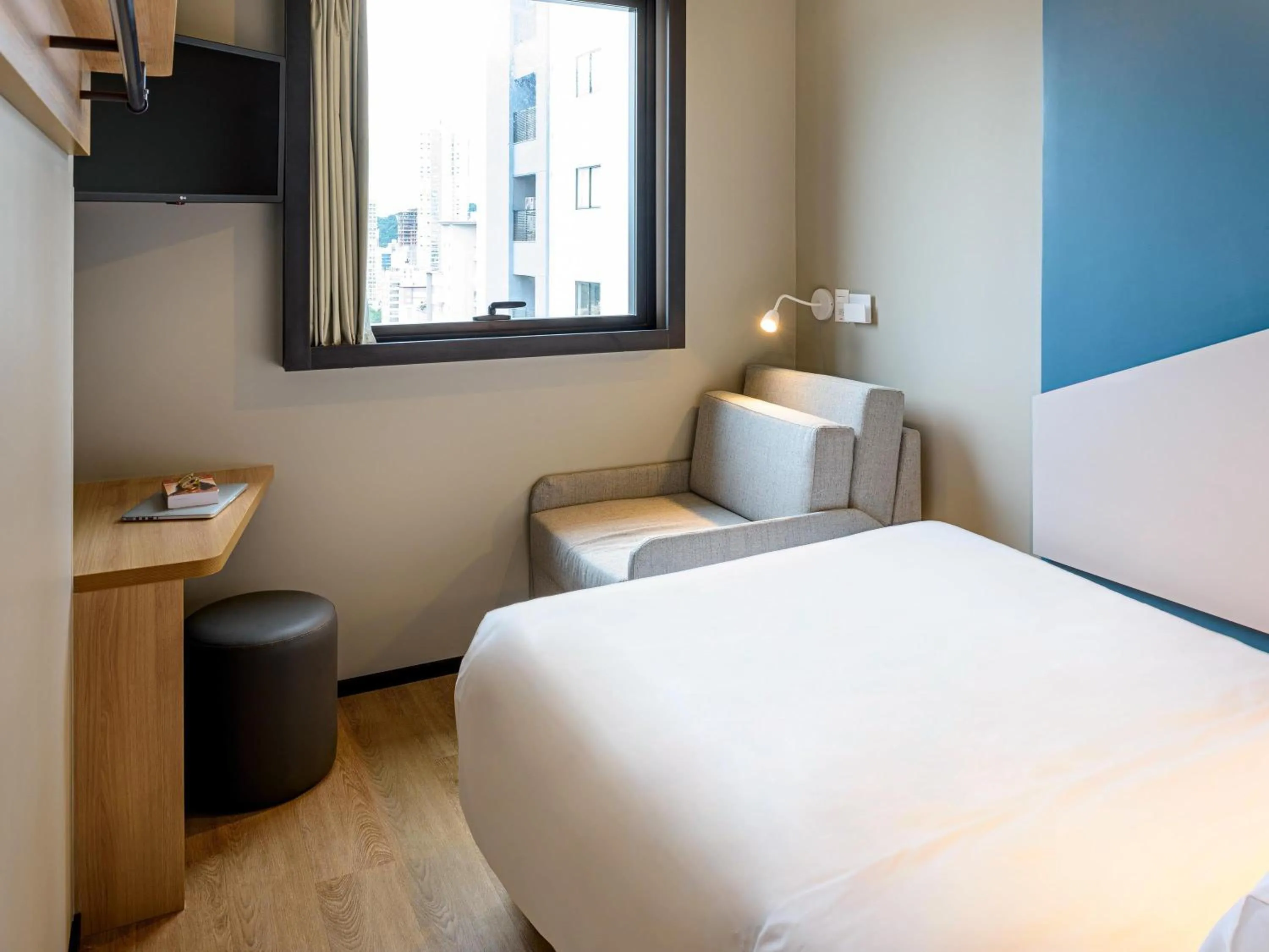 Bedroom, Bed in Ibis Budget Balneario Camboriu