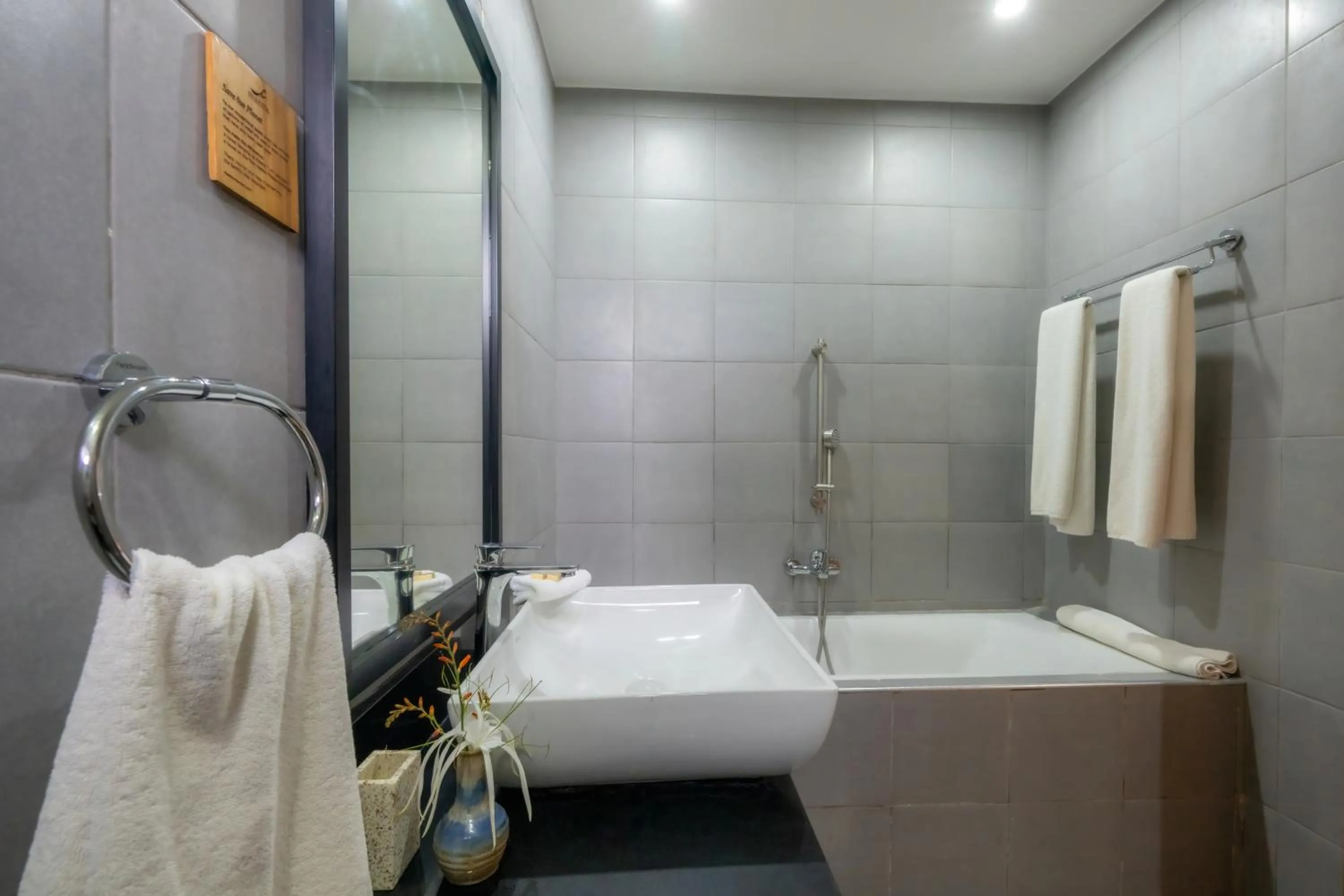 Bathroom in Mantis Akagera Game Lodge