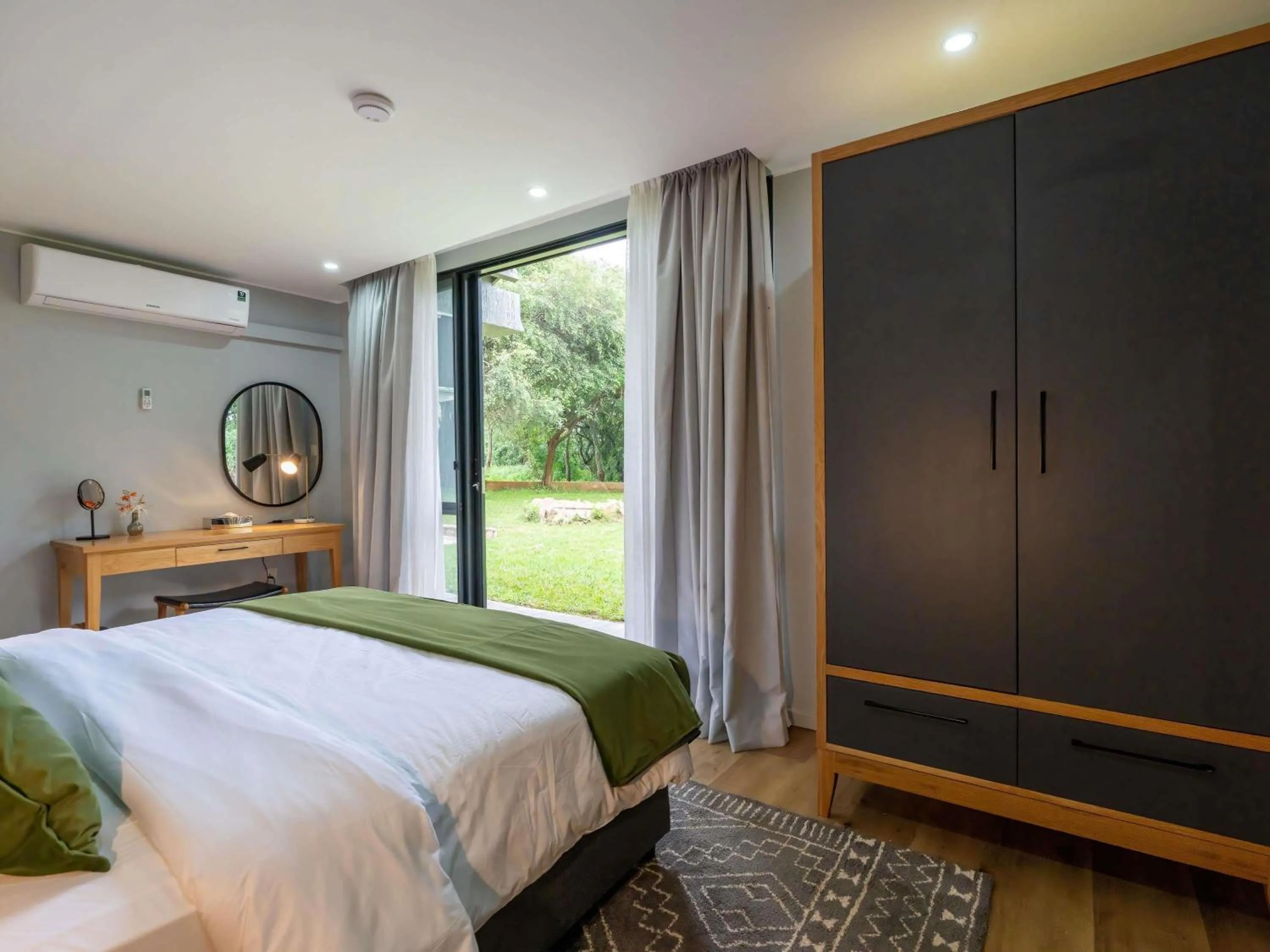 Bedroom, Bed in Mantis Akagera Game Lodge