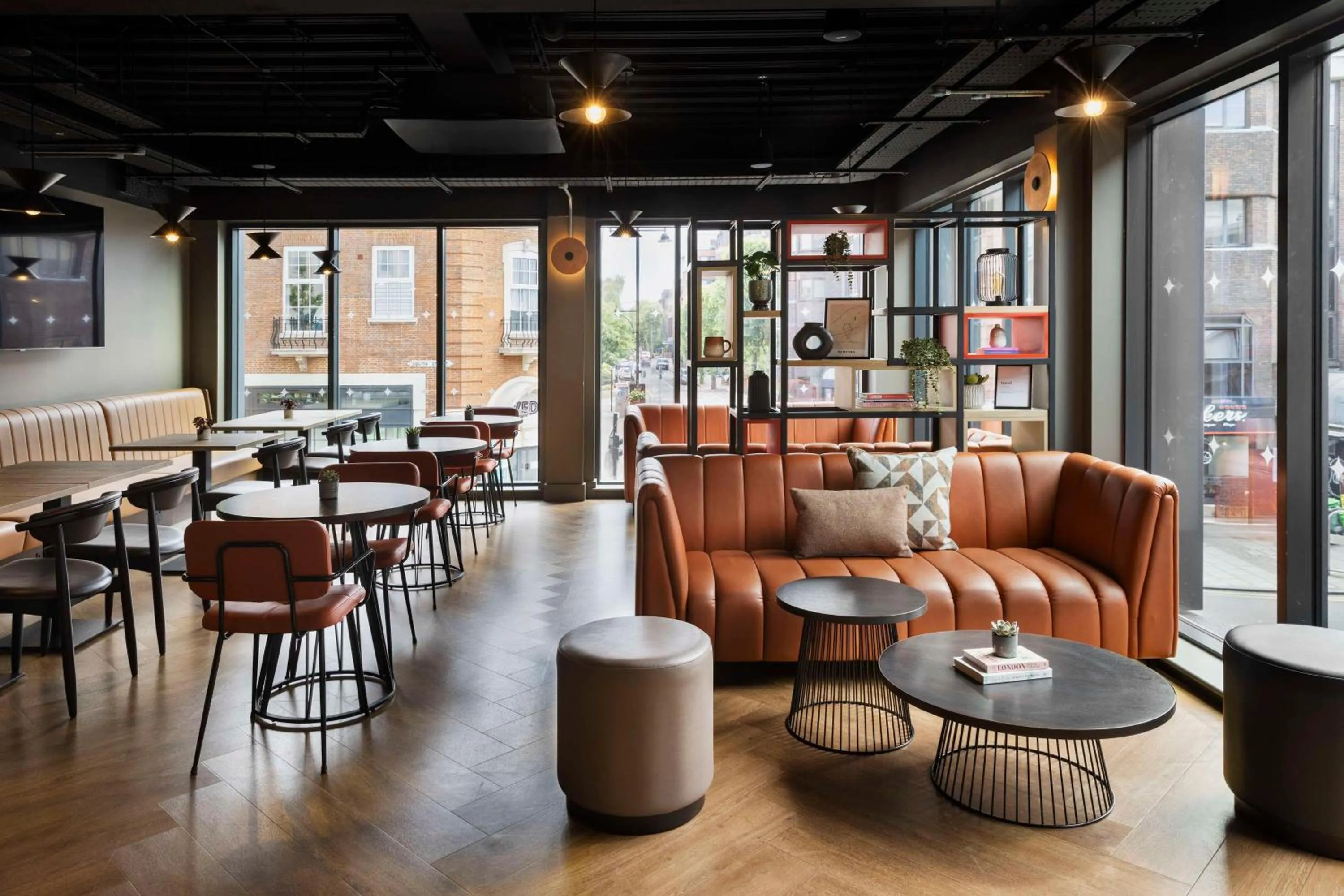 Restaurant/places to eat in Spark by Hilton London Romford