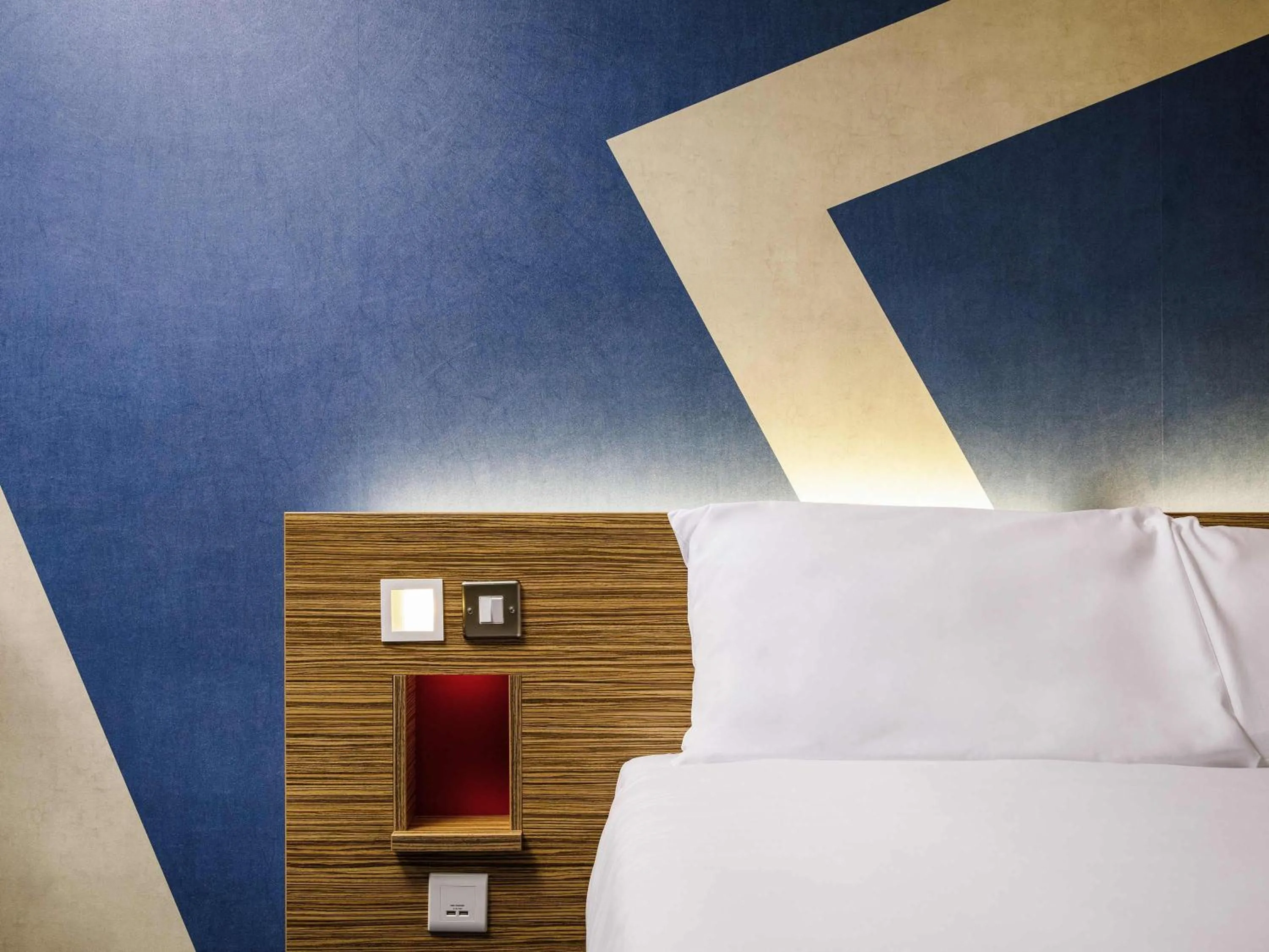 Bedroom, Bed in ibis budget London Heathrow Central