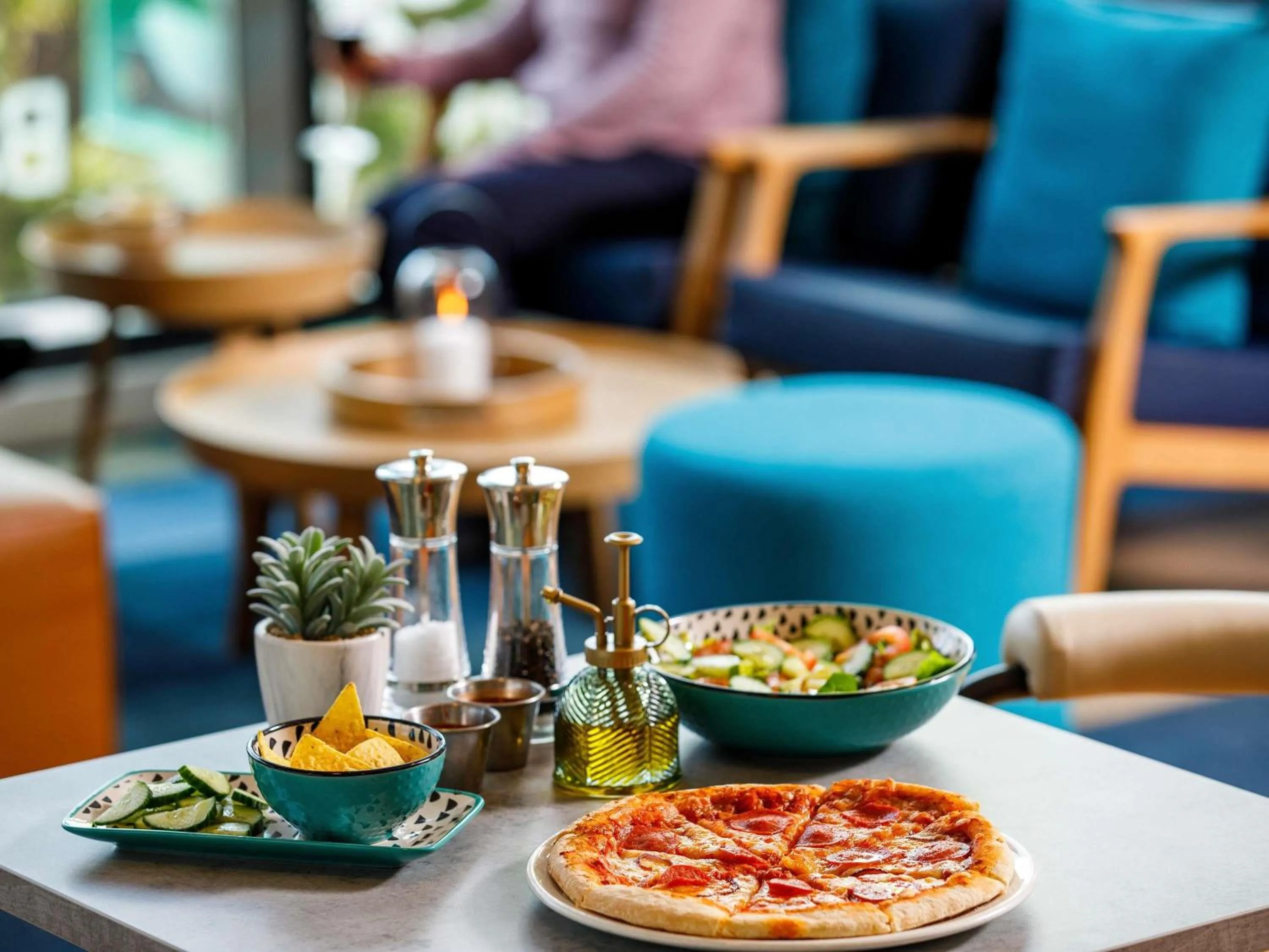 Restaurant/places to eat in ibis budget London Heathrow Central