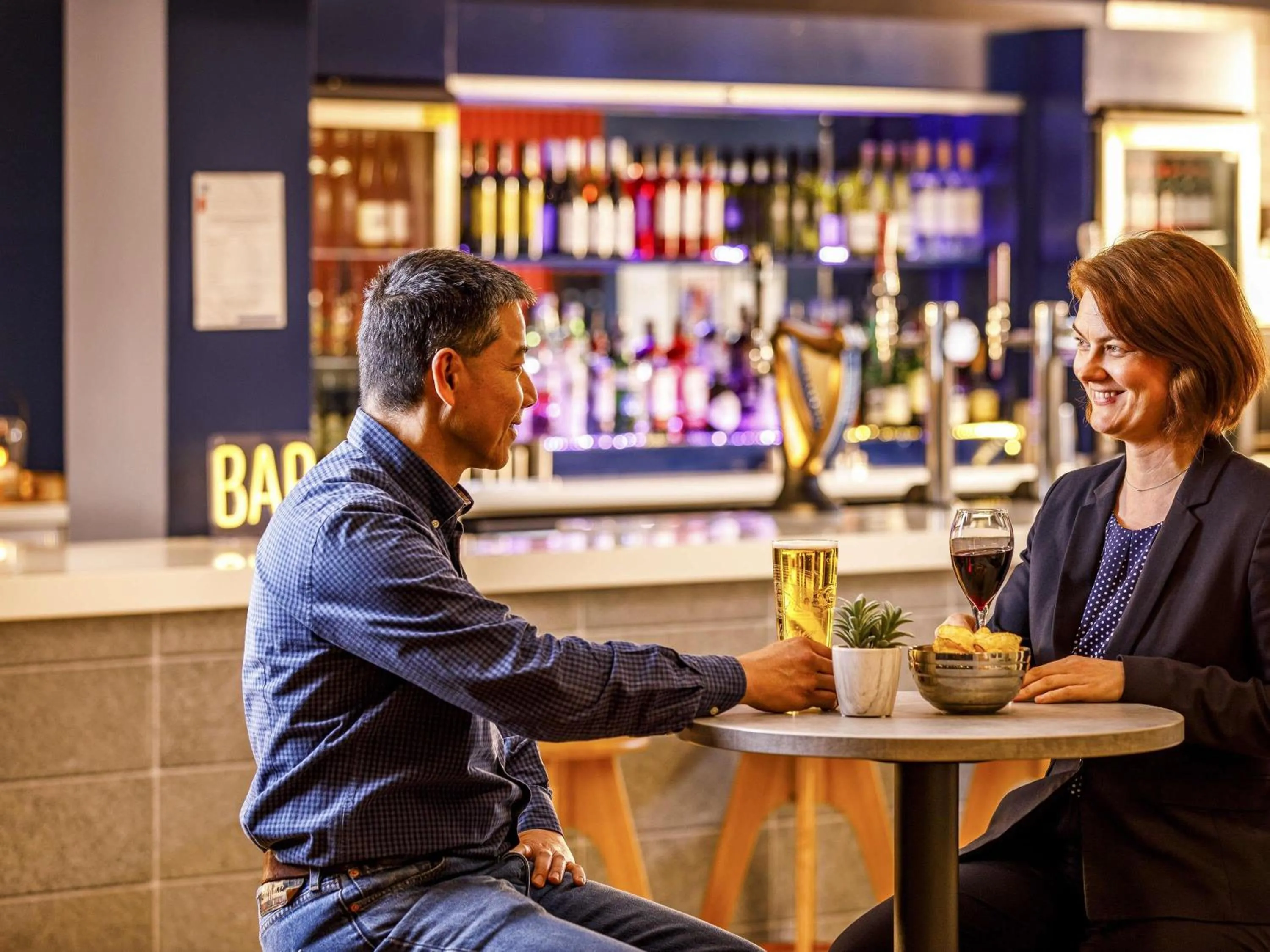 Lounge or bar in ibis budget London Heathrow Central