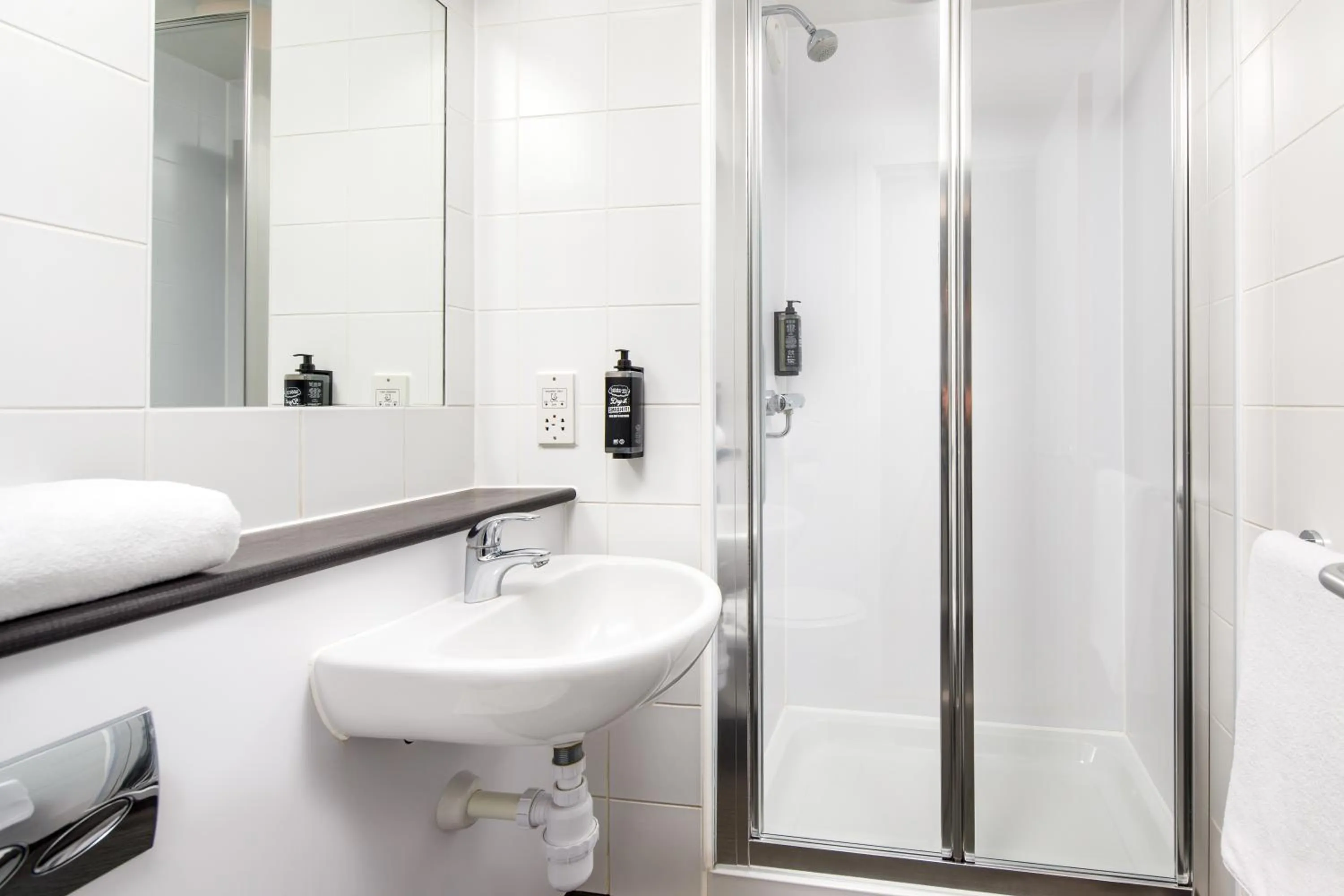 Bathroom in ibis budget London Heathrow Central