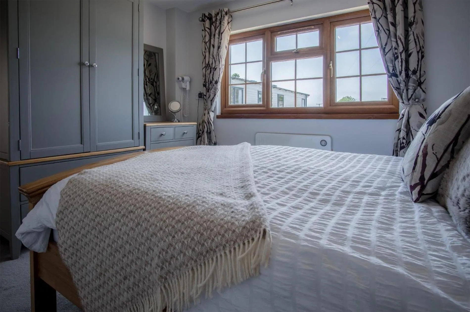 Floor plan, Bed in Lilac Cottage - 1 Bedroom Cottage - Amroth