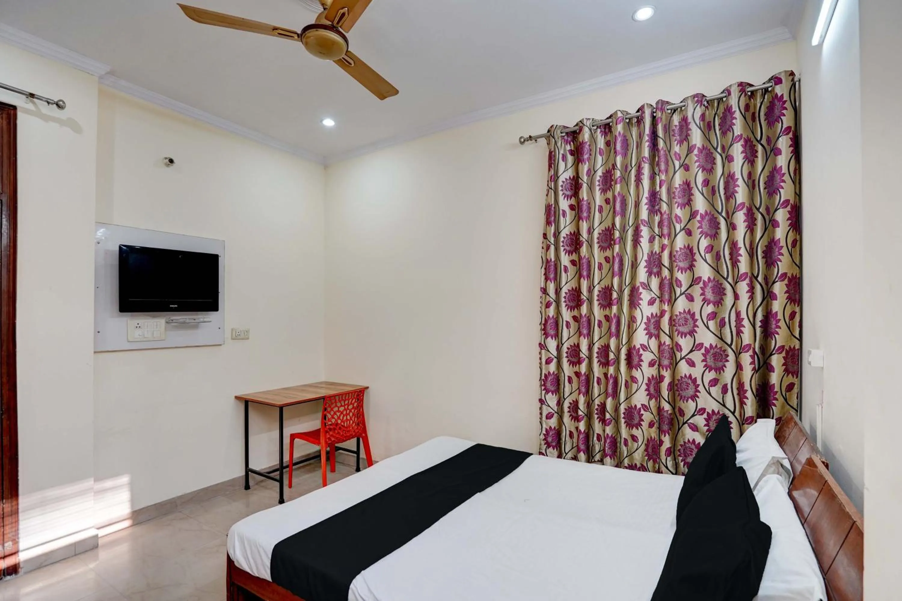 Bedroom, Bed in Super Hotel O VPS Residency