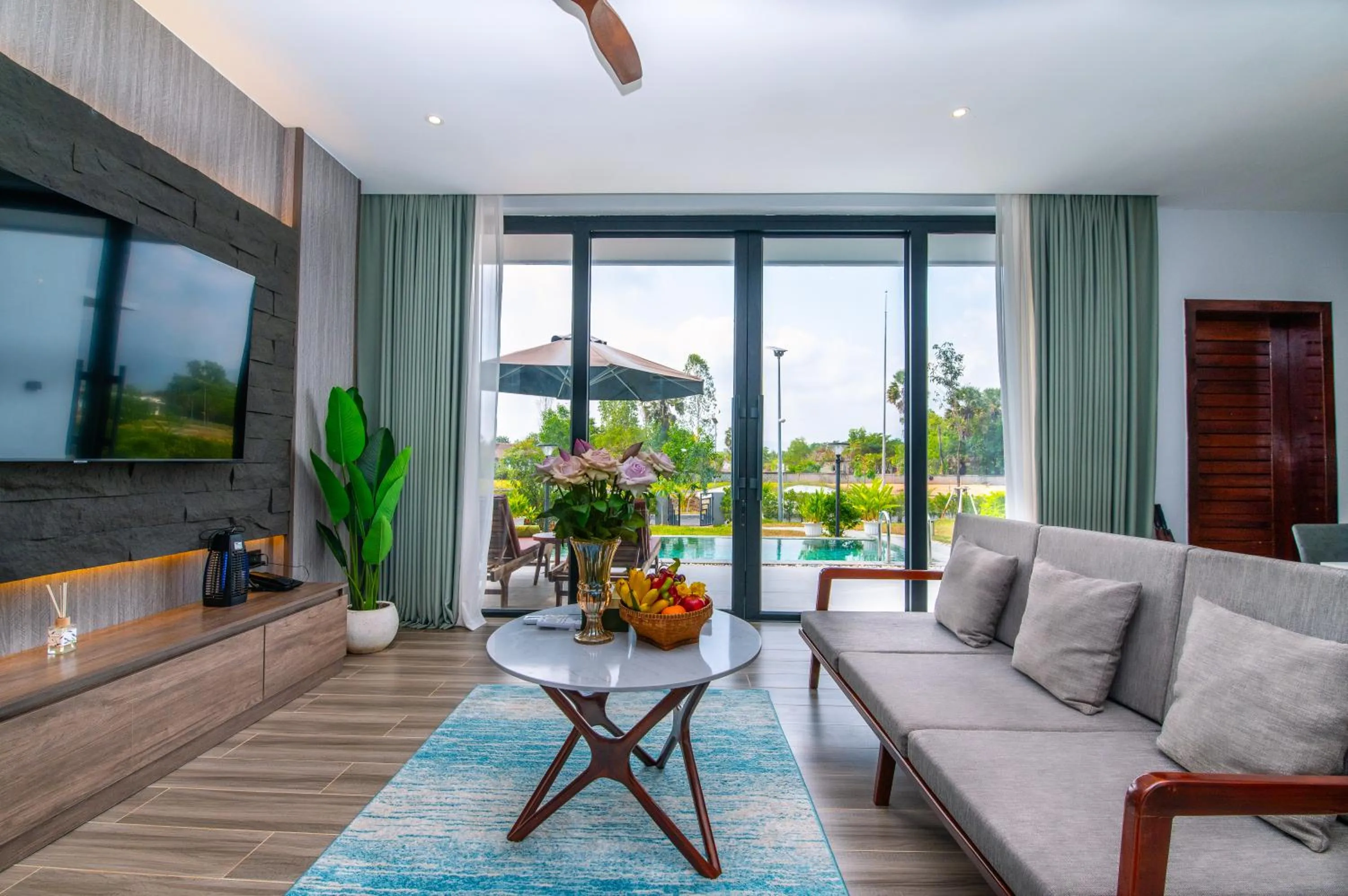 Communal lounge/ TV room in Good Time Relax Resort