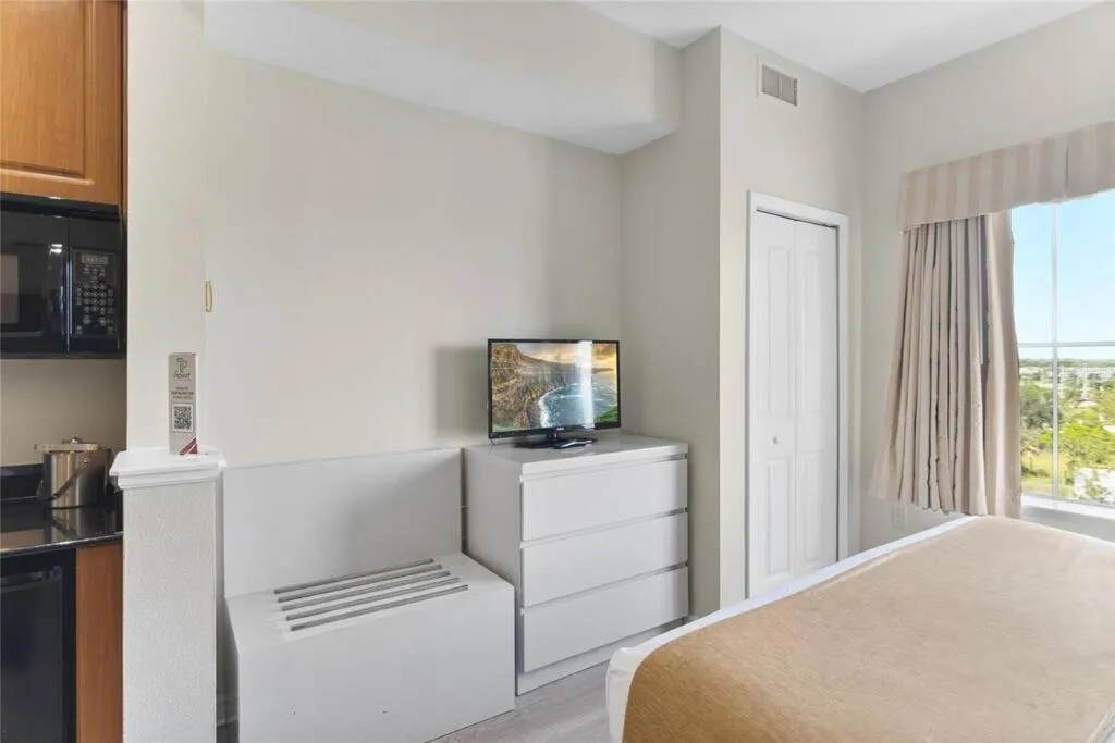 Bed in Premier Resort Condos Near Disney & Universal