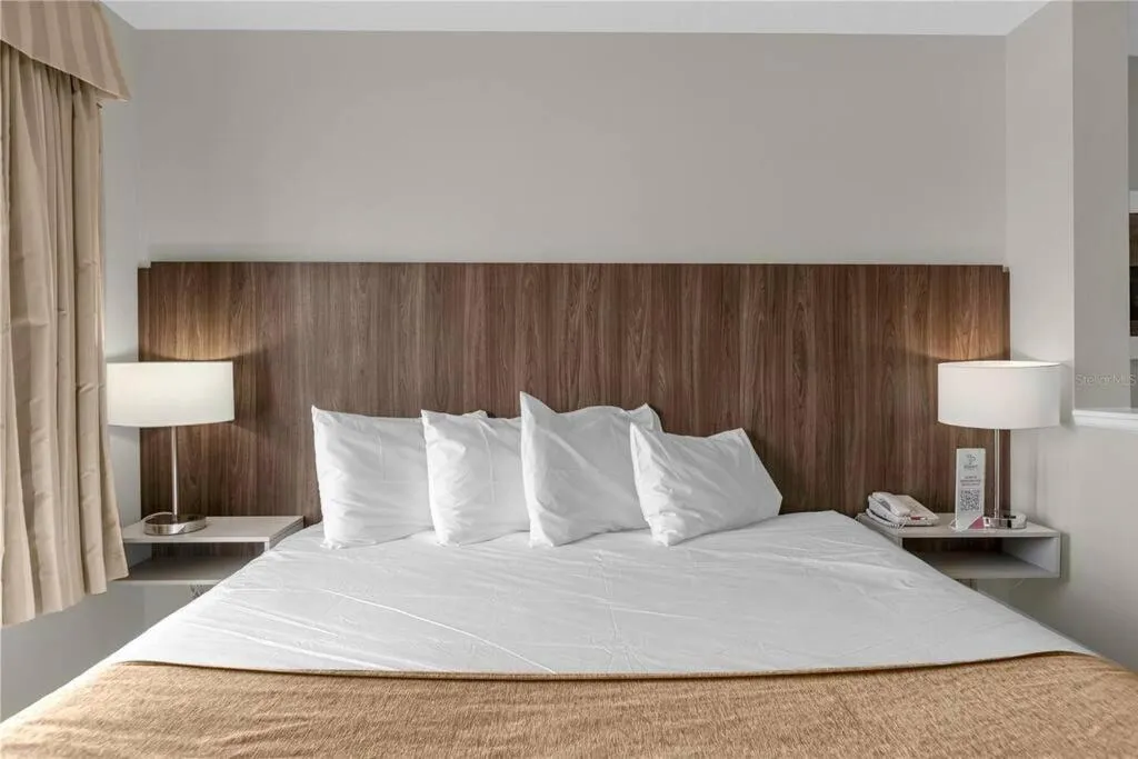 Bed in Premier Resort Condos Near Disney & Universal