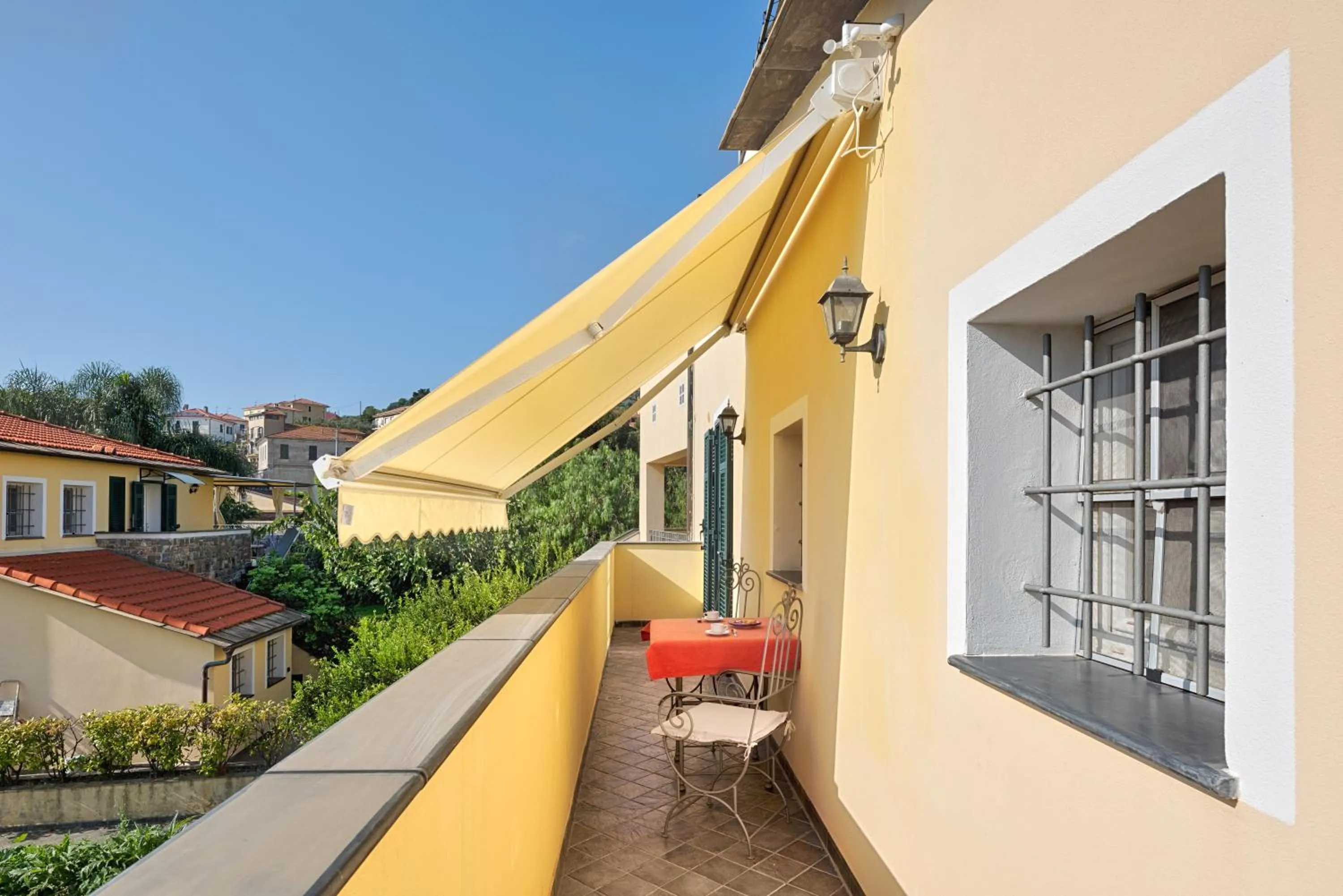 Property building in Casa Vacanze Nel Giardino di Renzo