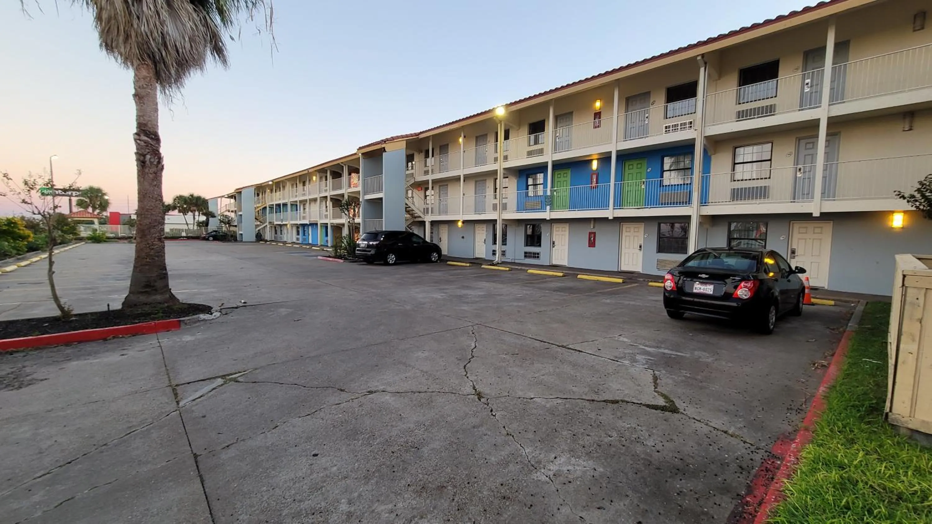 Property building in Hotel Palm Bliss Corpus Christi South