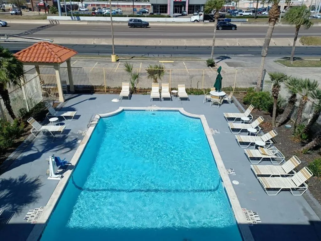 Property building in Hotel Palm Bliss Corpus Christi South