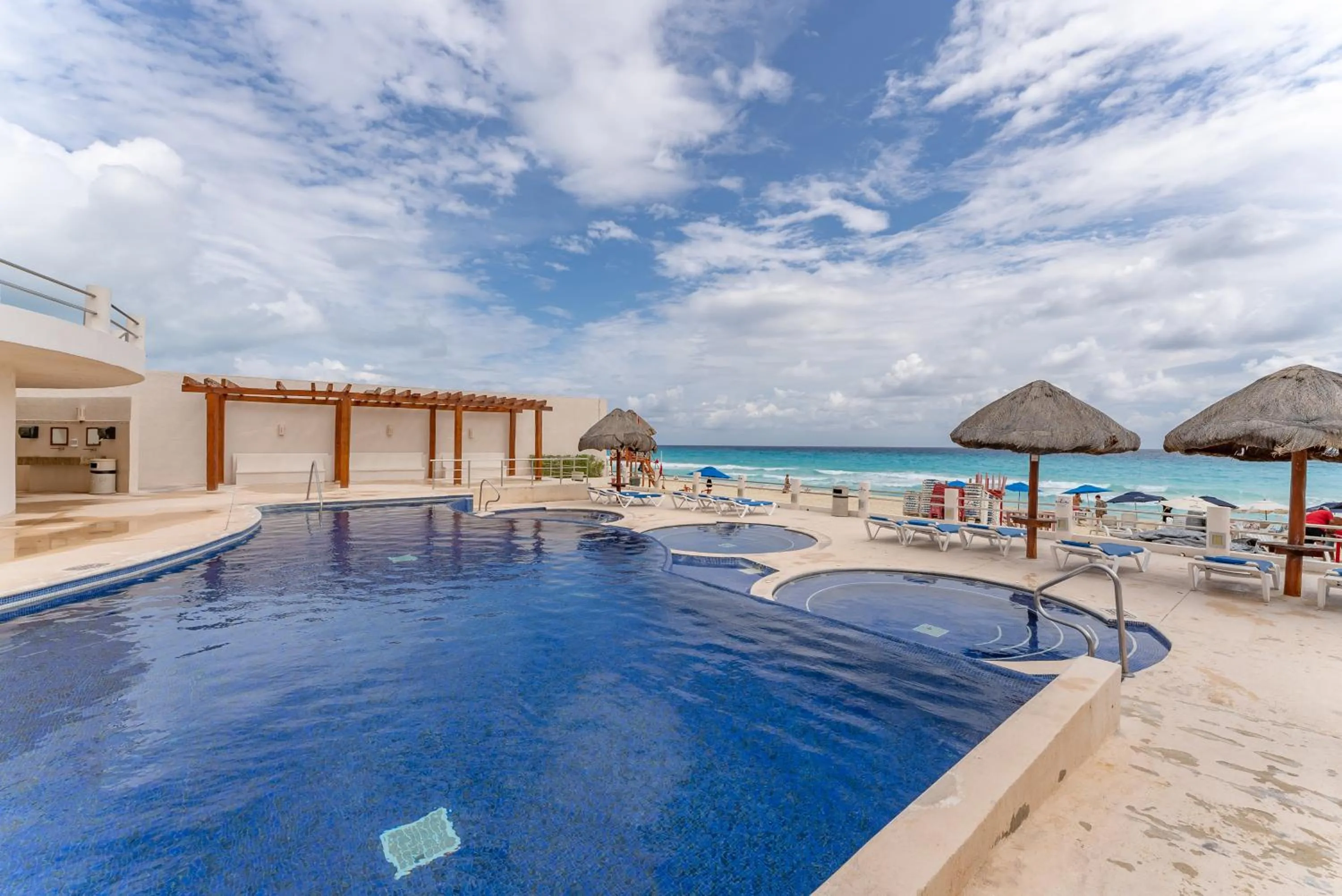 Swimming pool in Amazing Caribbean Ocean view at Villas Marlin in Cancun