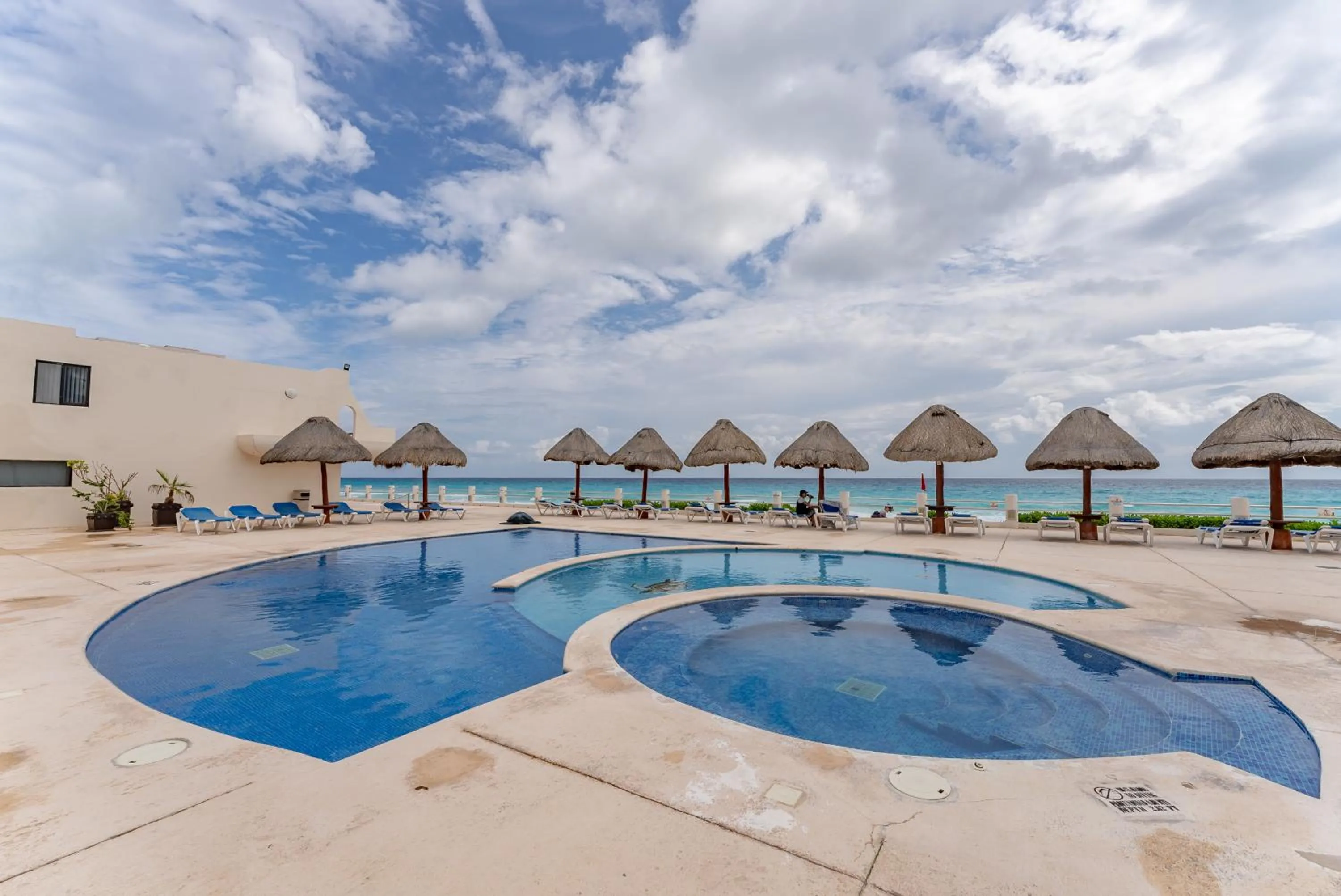 Swimming pool in Amazing Caribbean Ocean view at Villas Marlin in Cancun