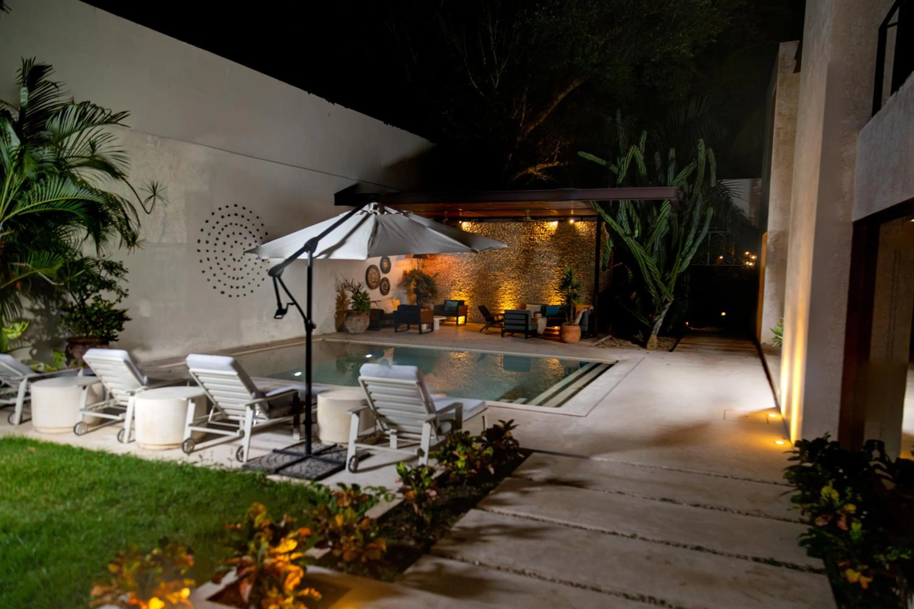 Night in DECU DOWNTOWN