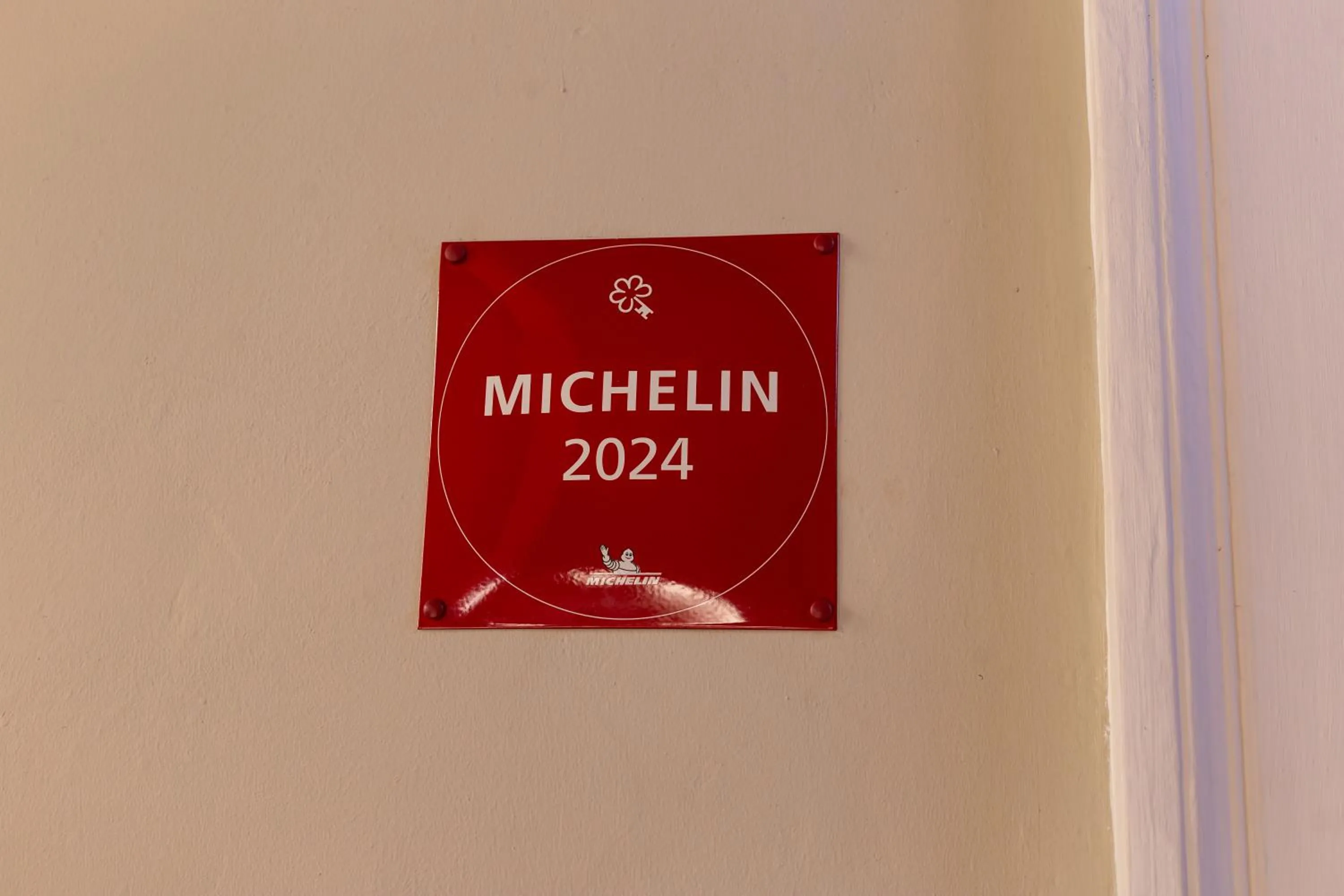 Certificate/Award in DECU DOWNTOWN